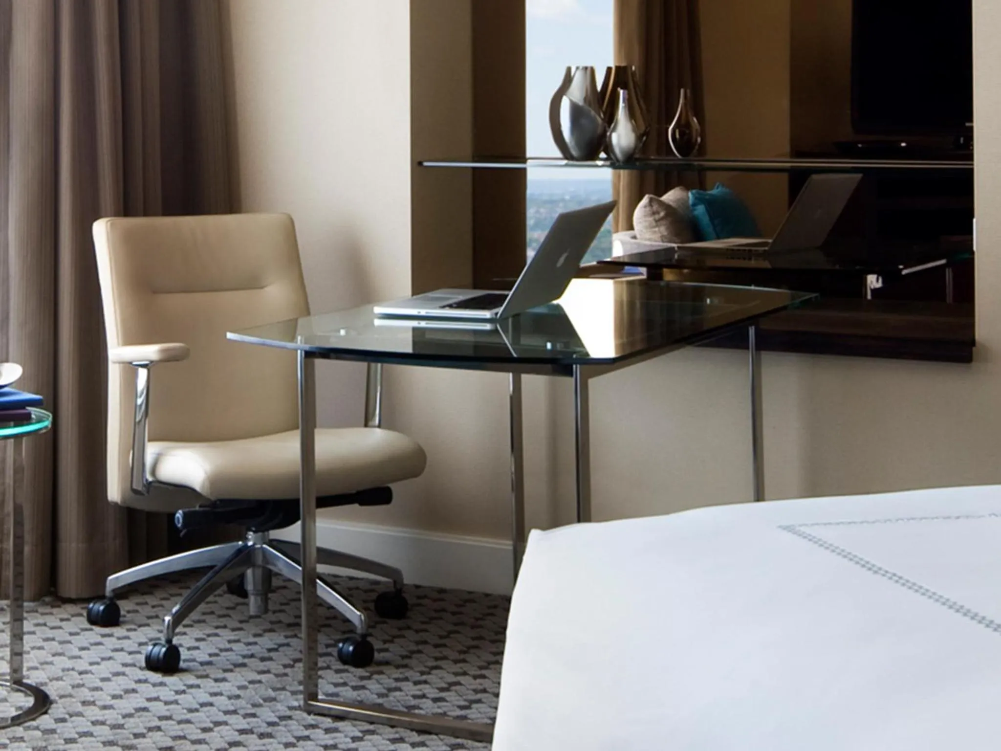 Seating area in Four Seasons Hotel Sydney