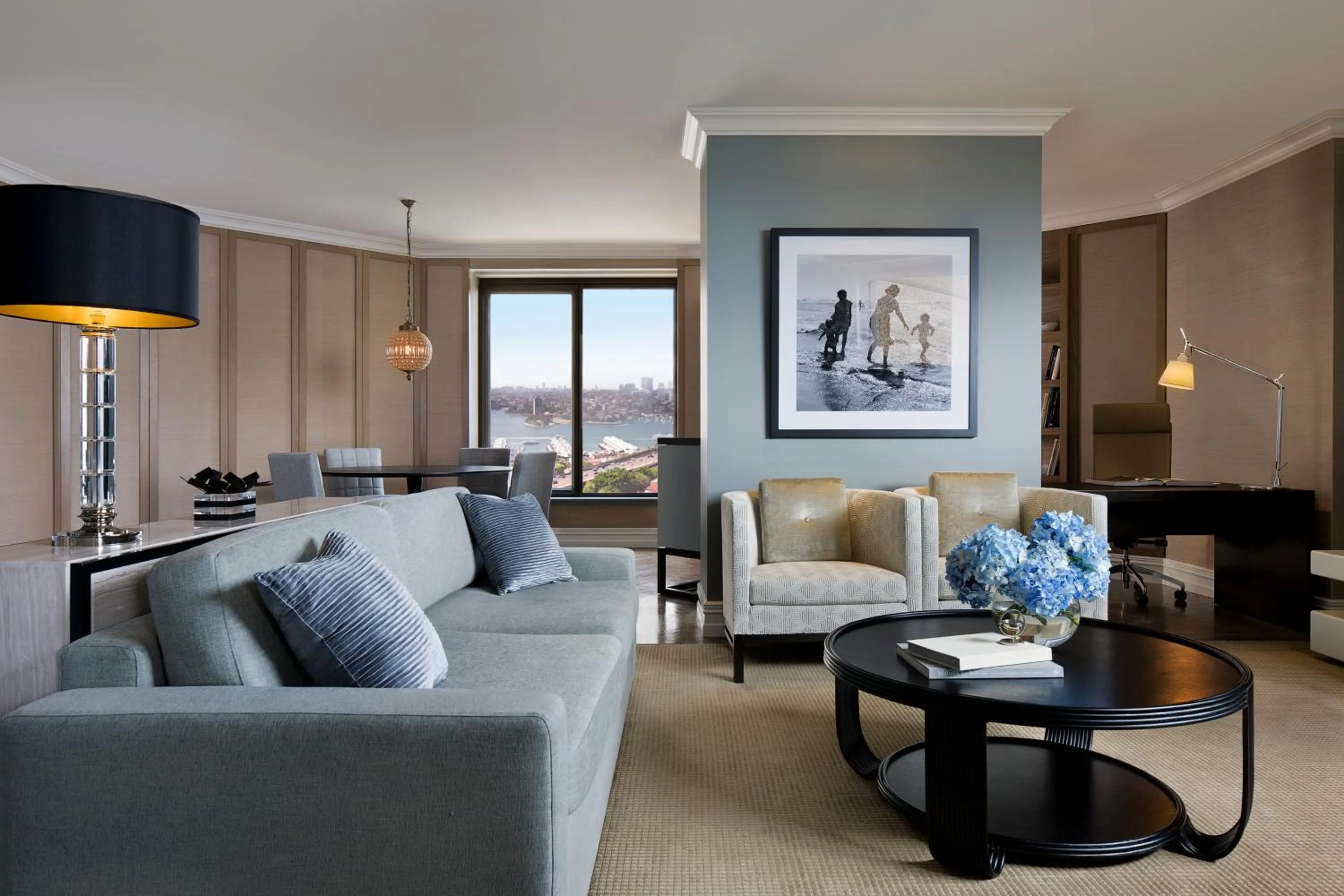 Living room in Four Seasons Hotel Sydney