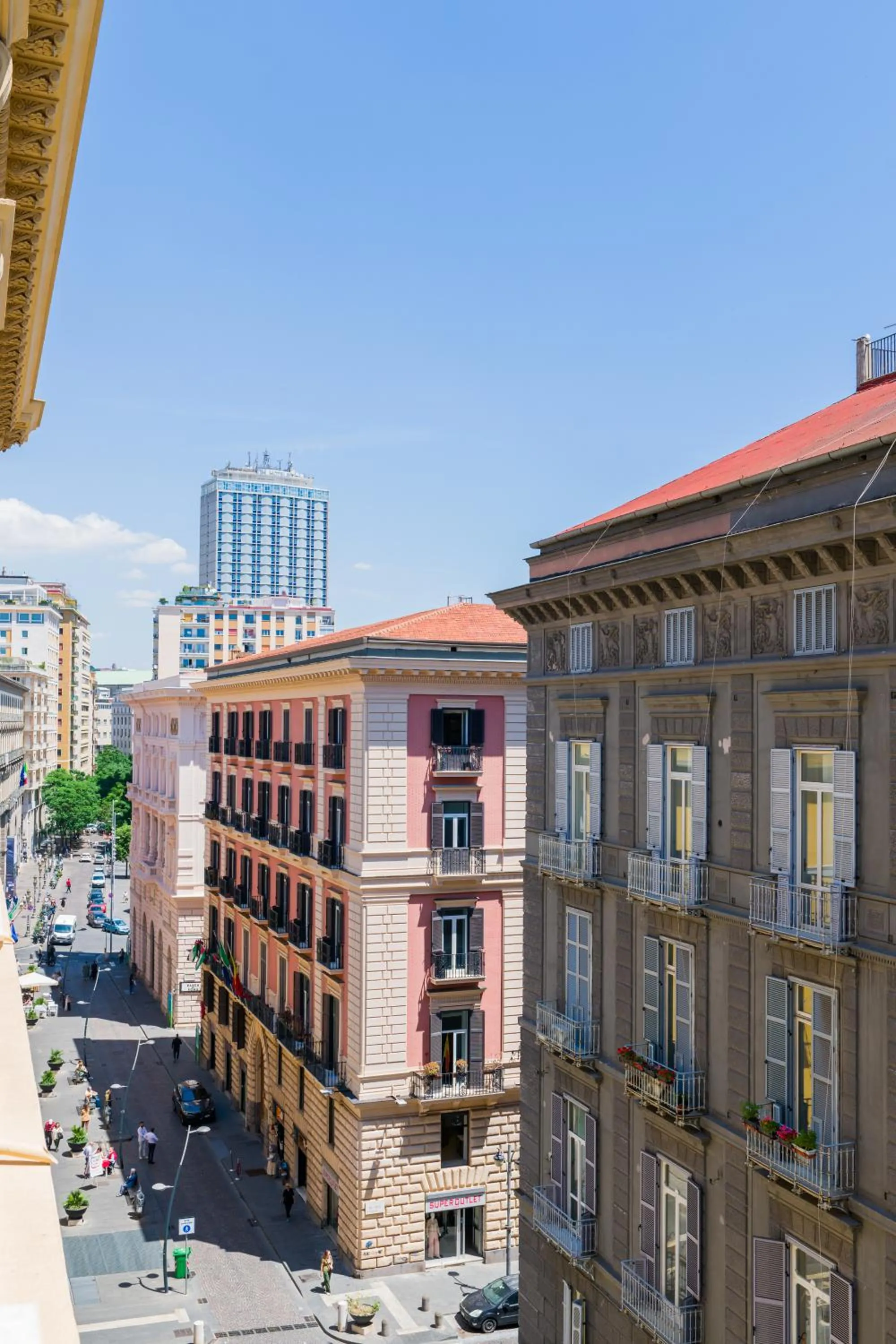 Street view in Prêtáloger Verdi 18