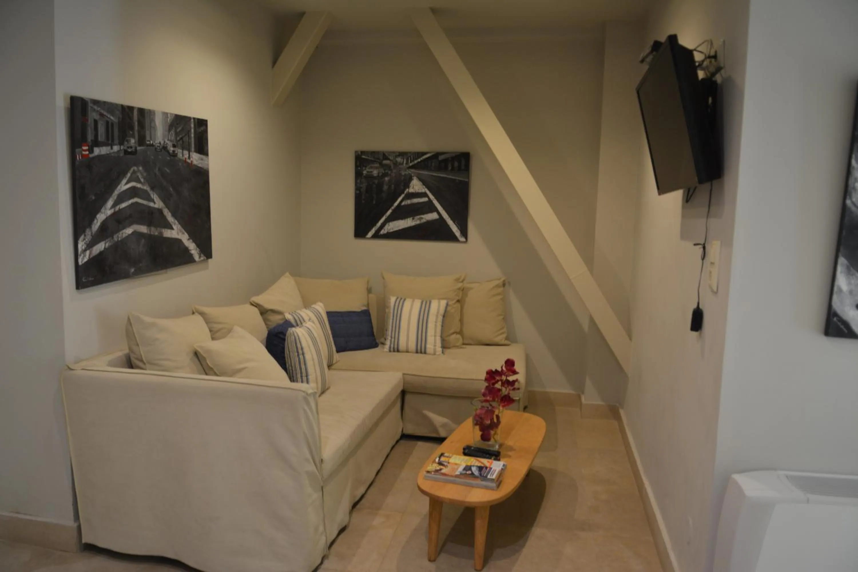 Candia Suites & Rooms