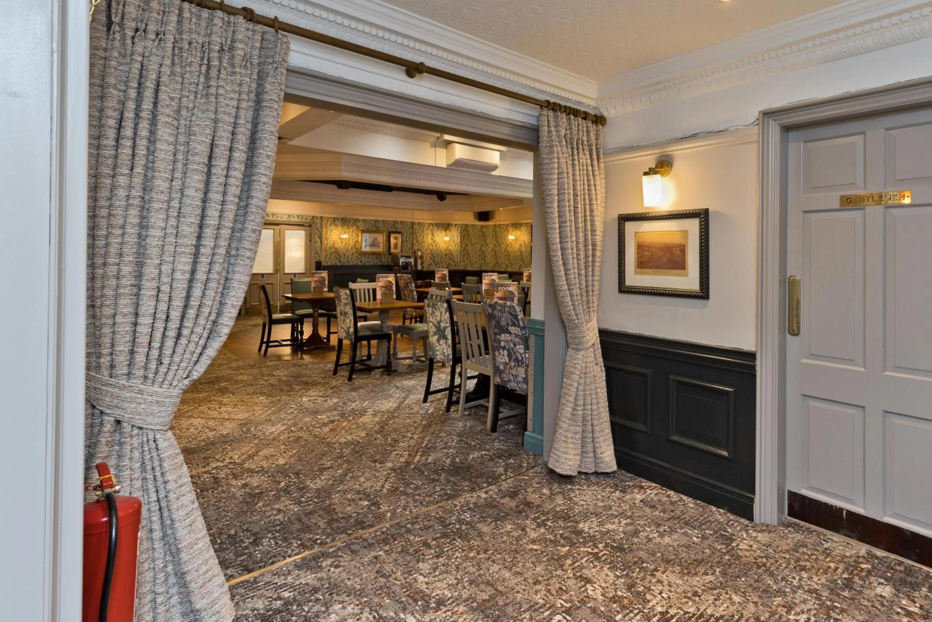 Restaurant/places to eat in Blue Bell Lodge Hotel