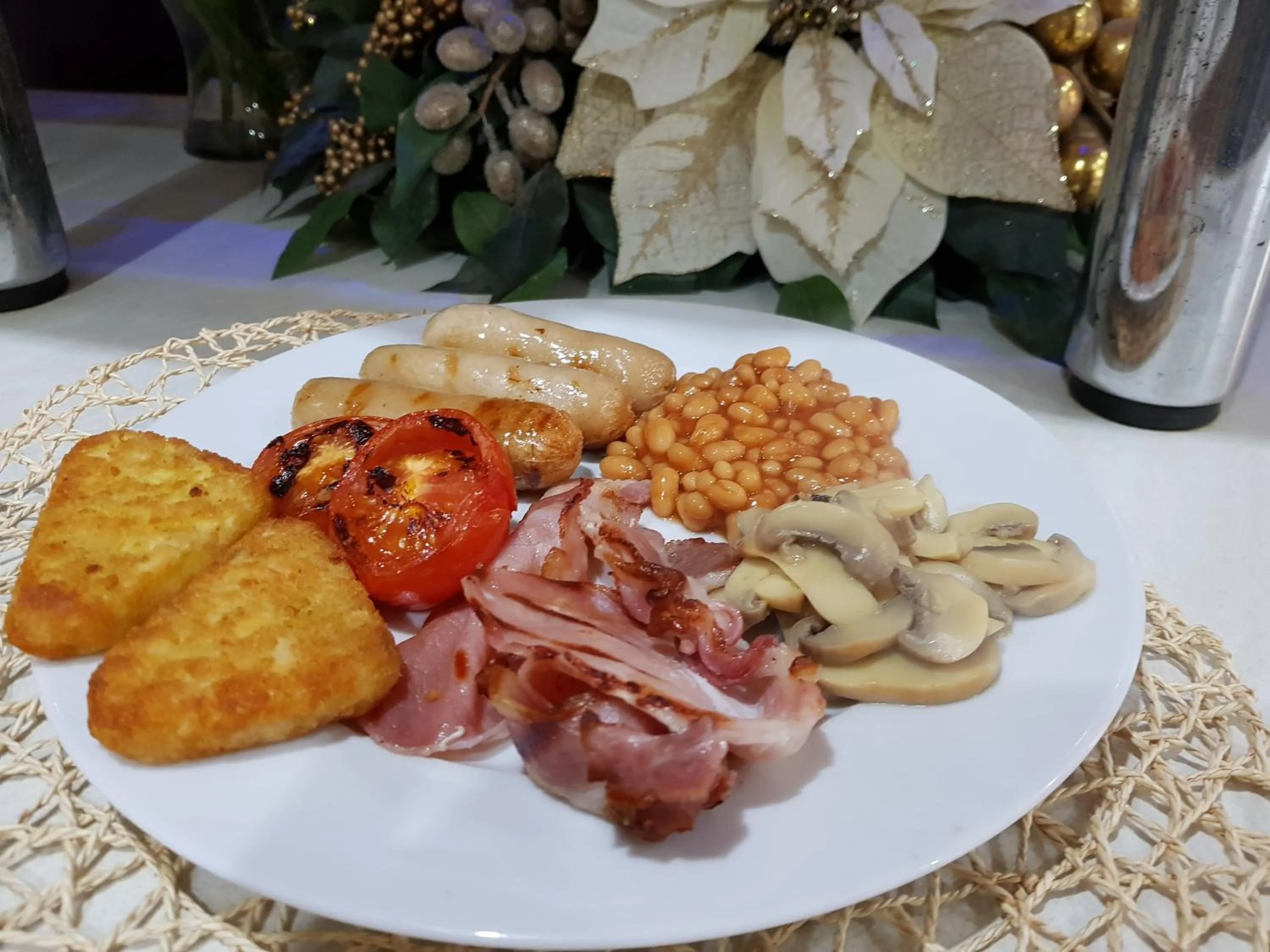 Food and drinks in Anand Lodge