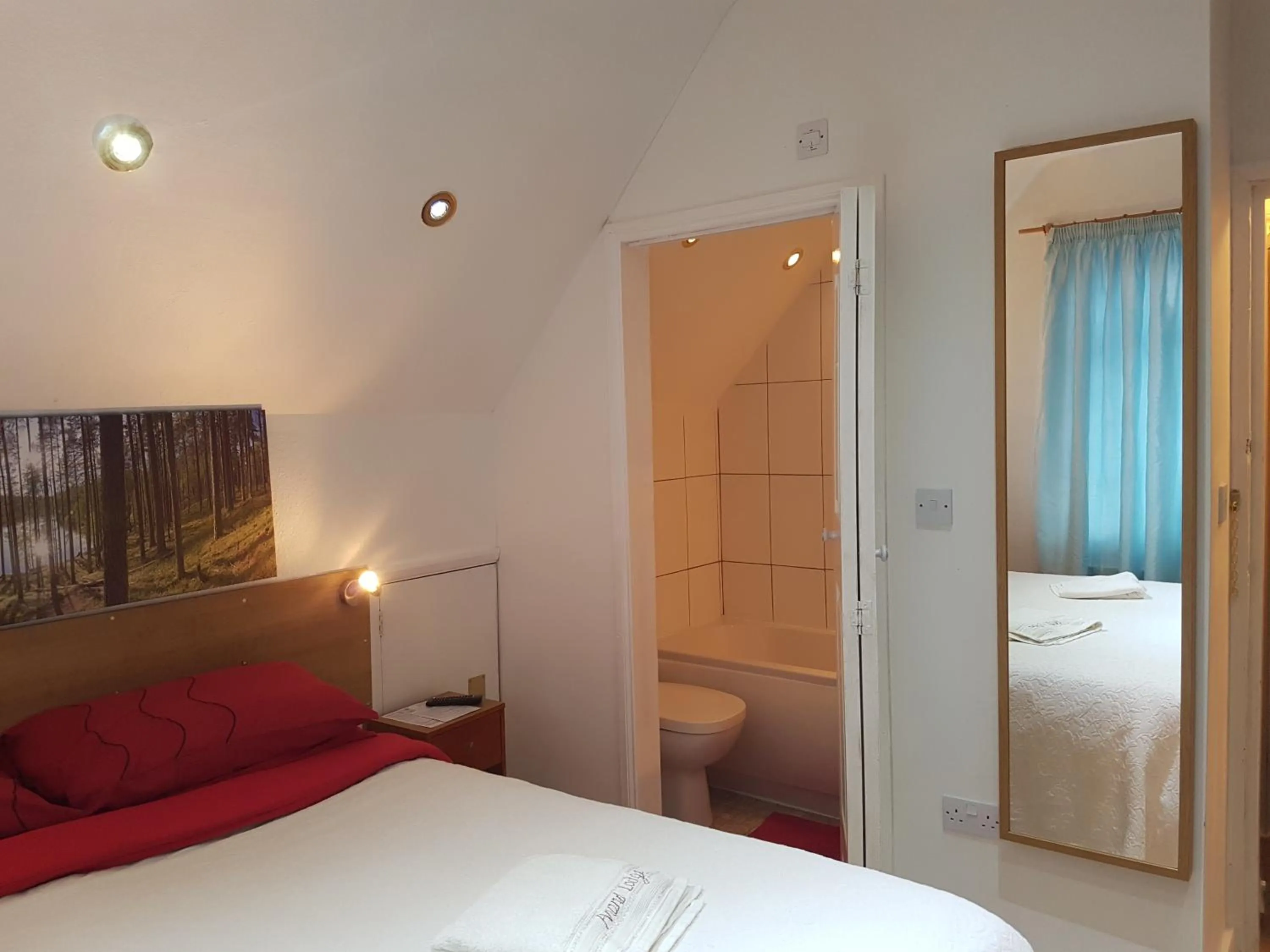 Bedroom, Bed in Anand Lodge