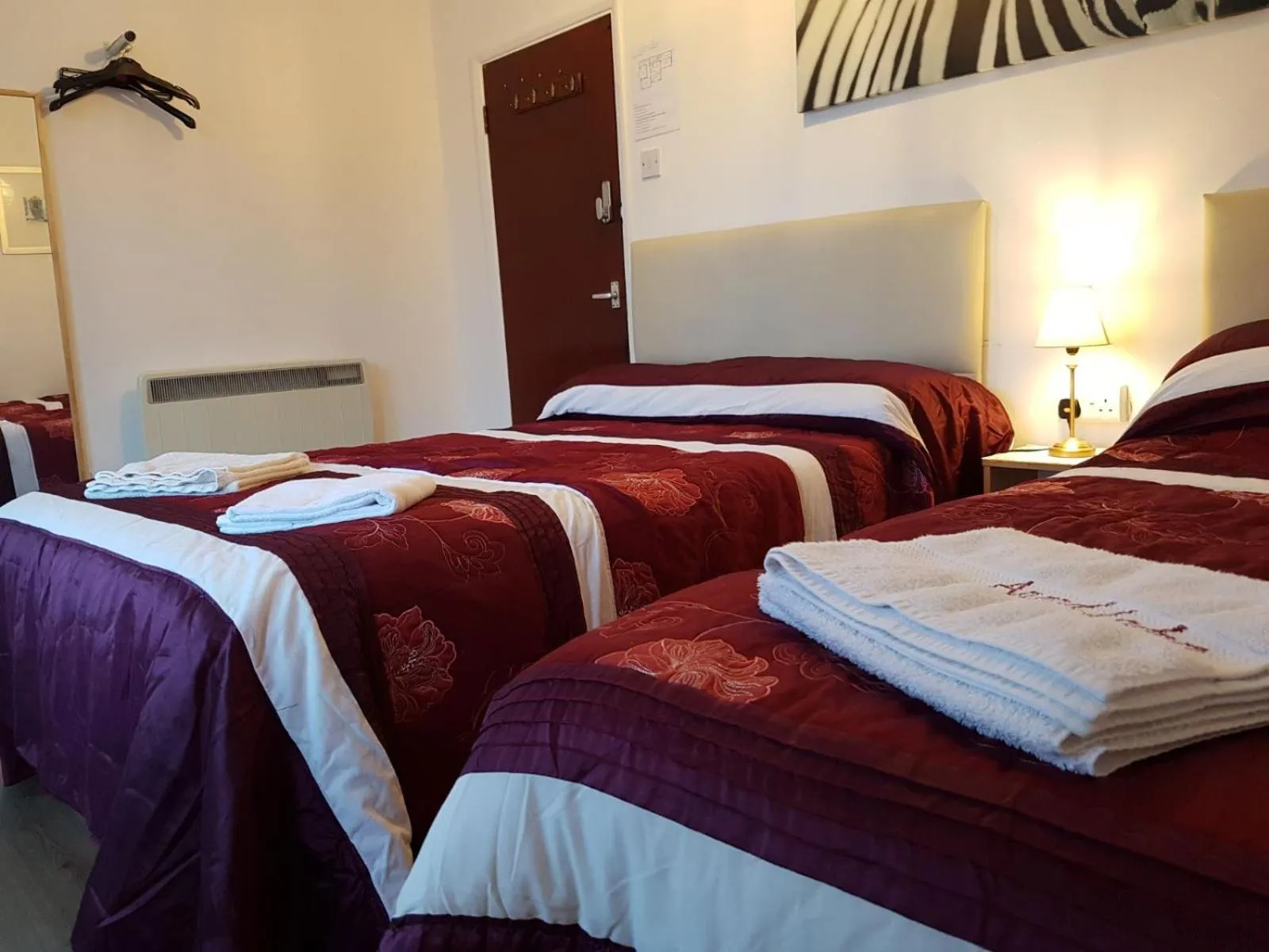 Bedroom, Bed in Anand Lodge