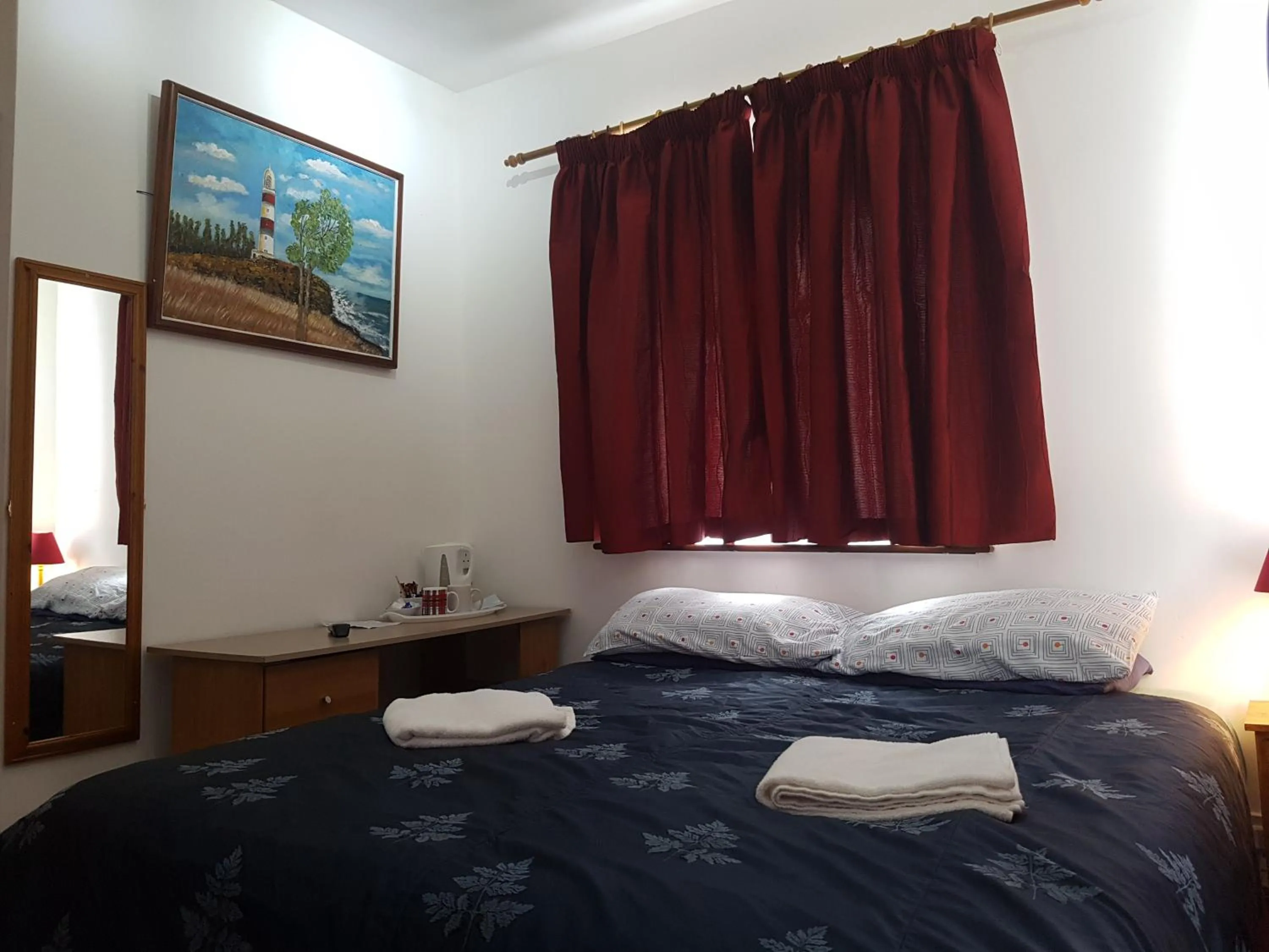 Bedroom, Bed in Anand Lodge