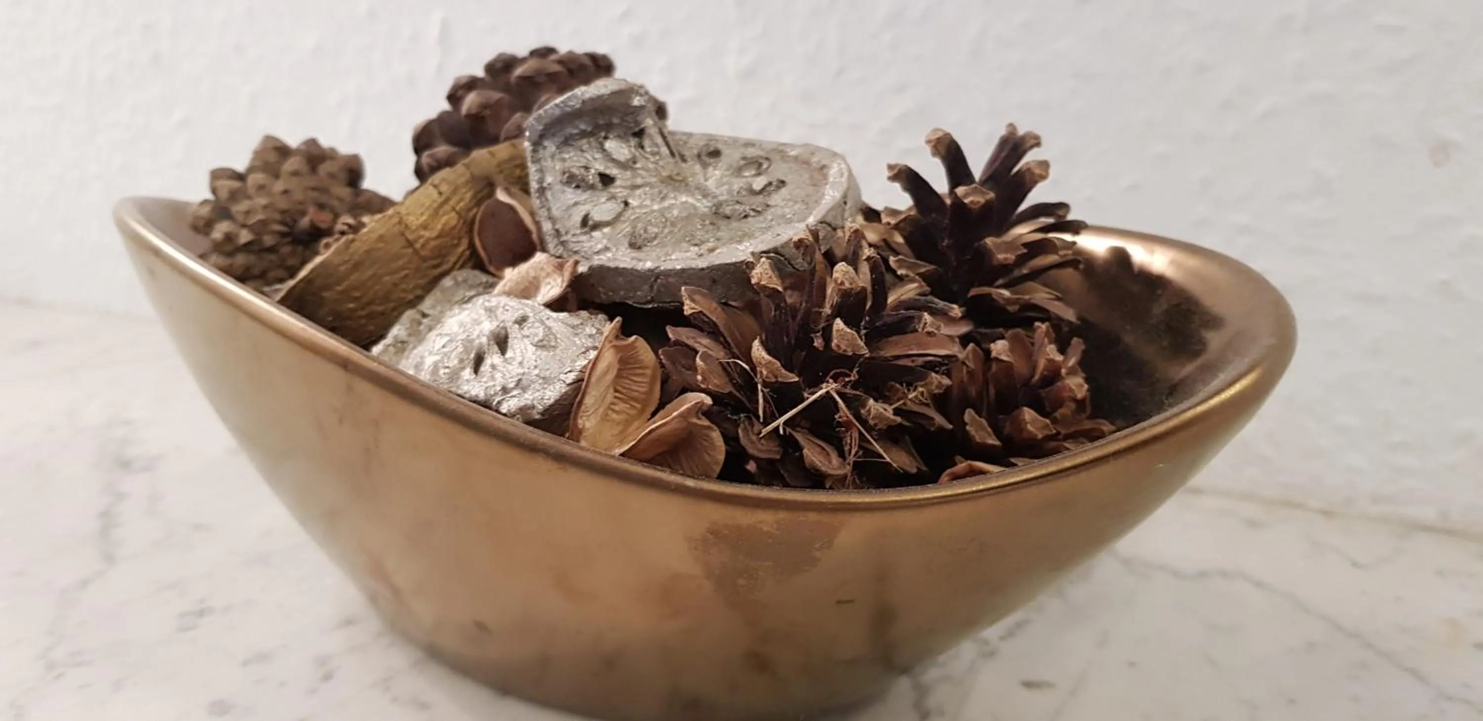 Property building in Anand Lodge