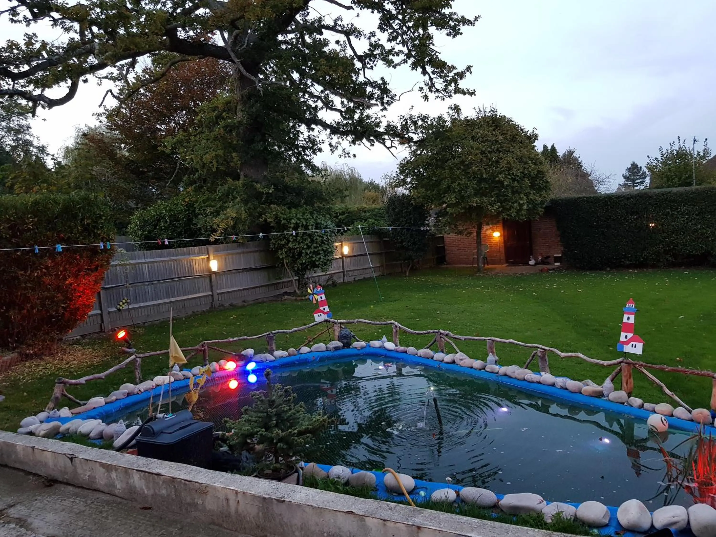 Property building in Anand Lodge