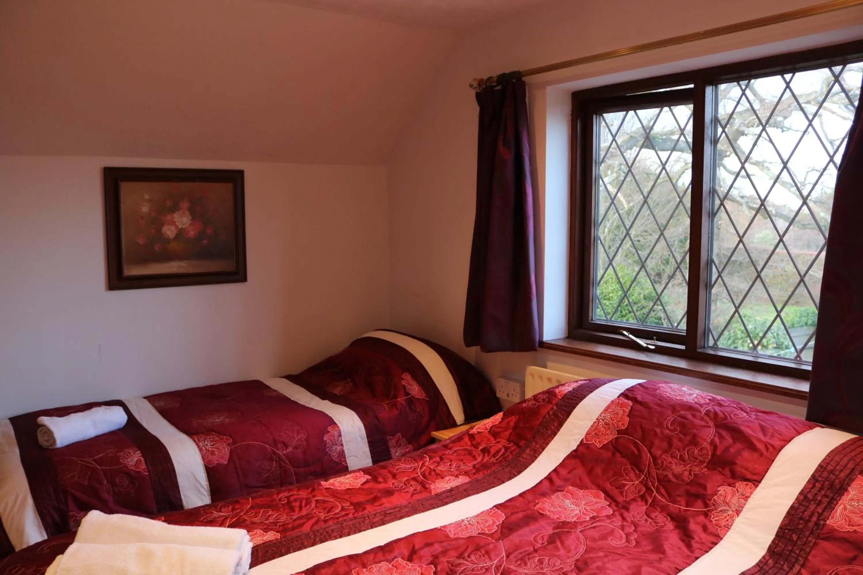 Bedroom, Bed in Anand Lodge