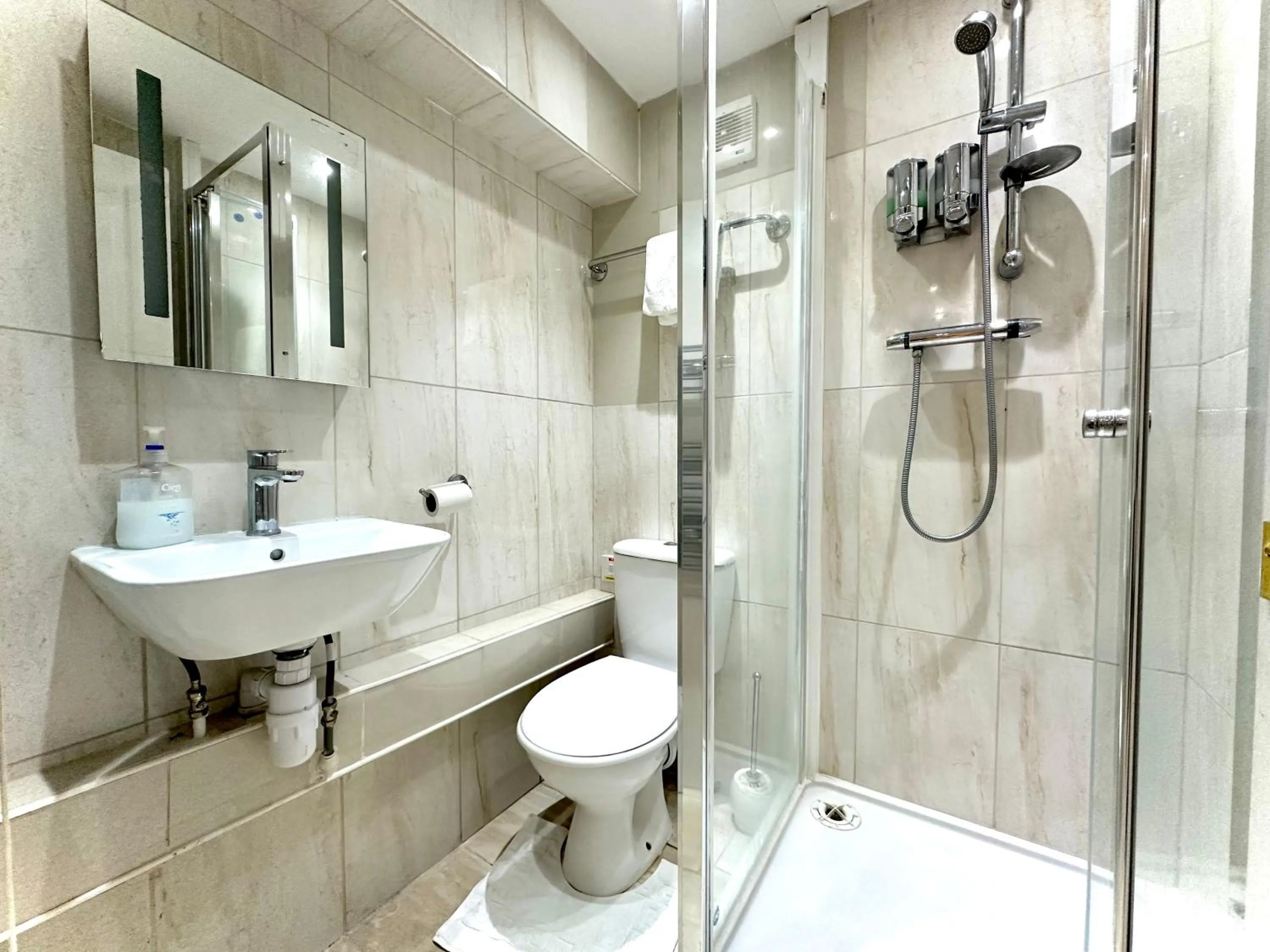 Shower in Anand Lodge