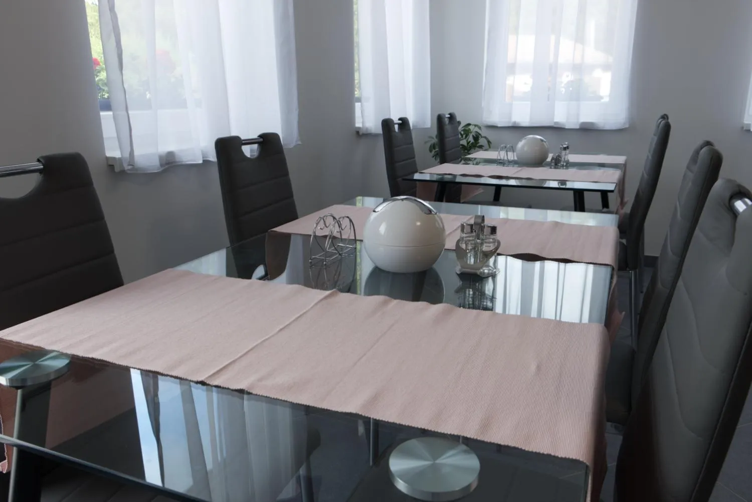 Restaurant/places to eat in Gabriella Panzió