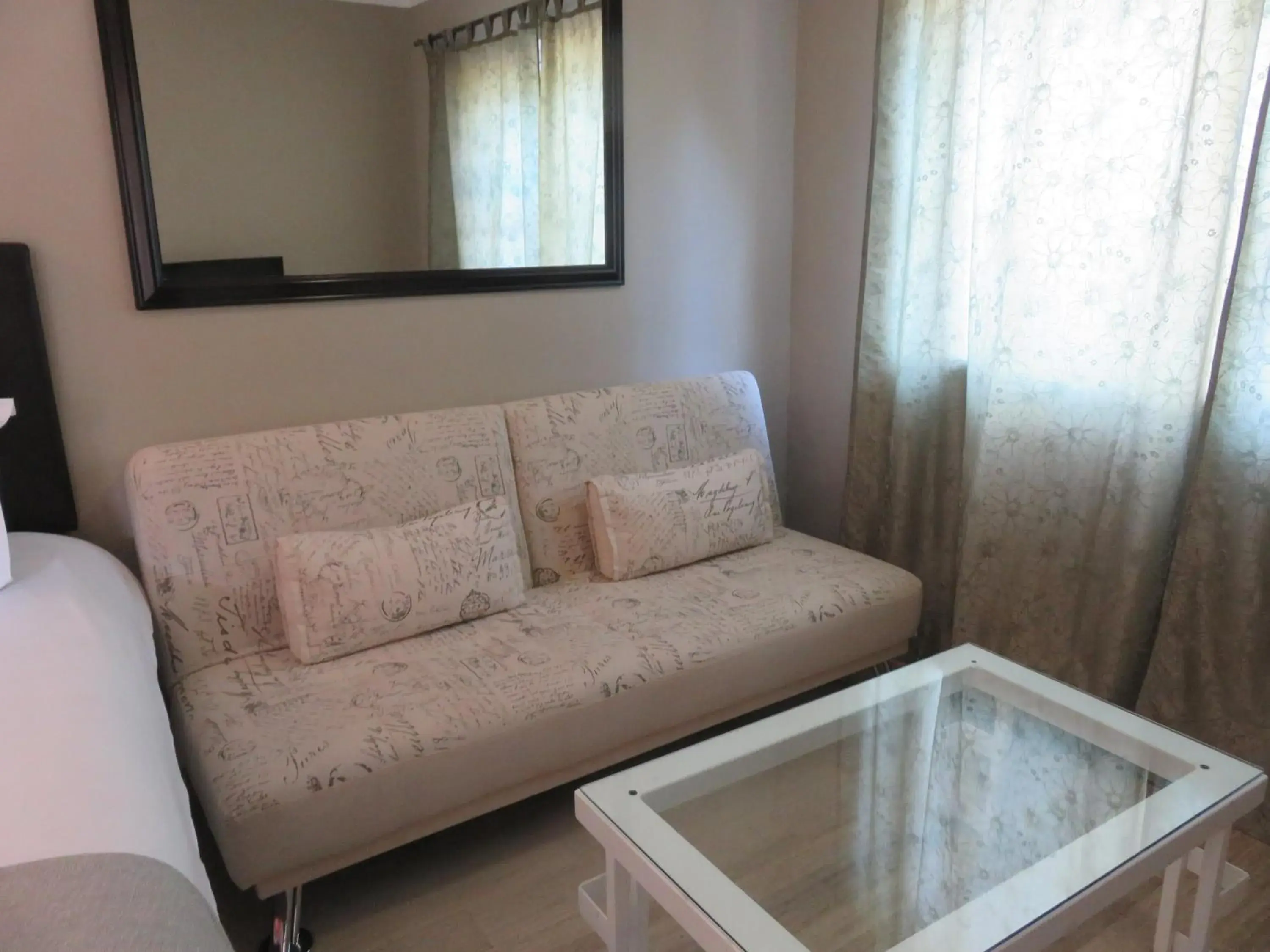 Double or Twin Room - single occupancy in Milas Place Double or Twin Room - single occupancy in Milas Place