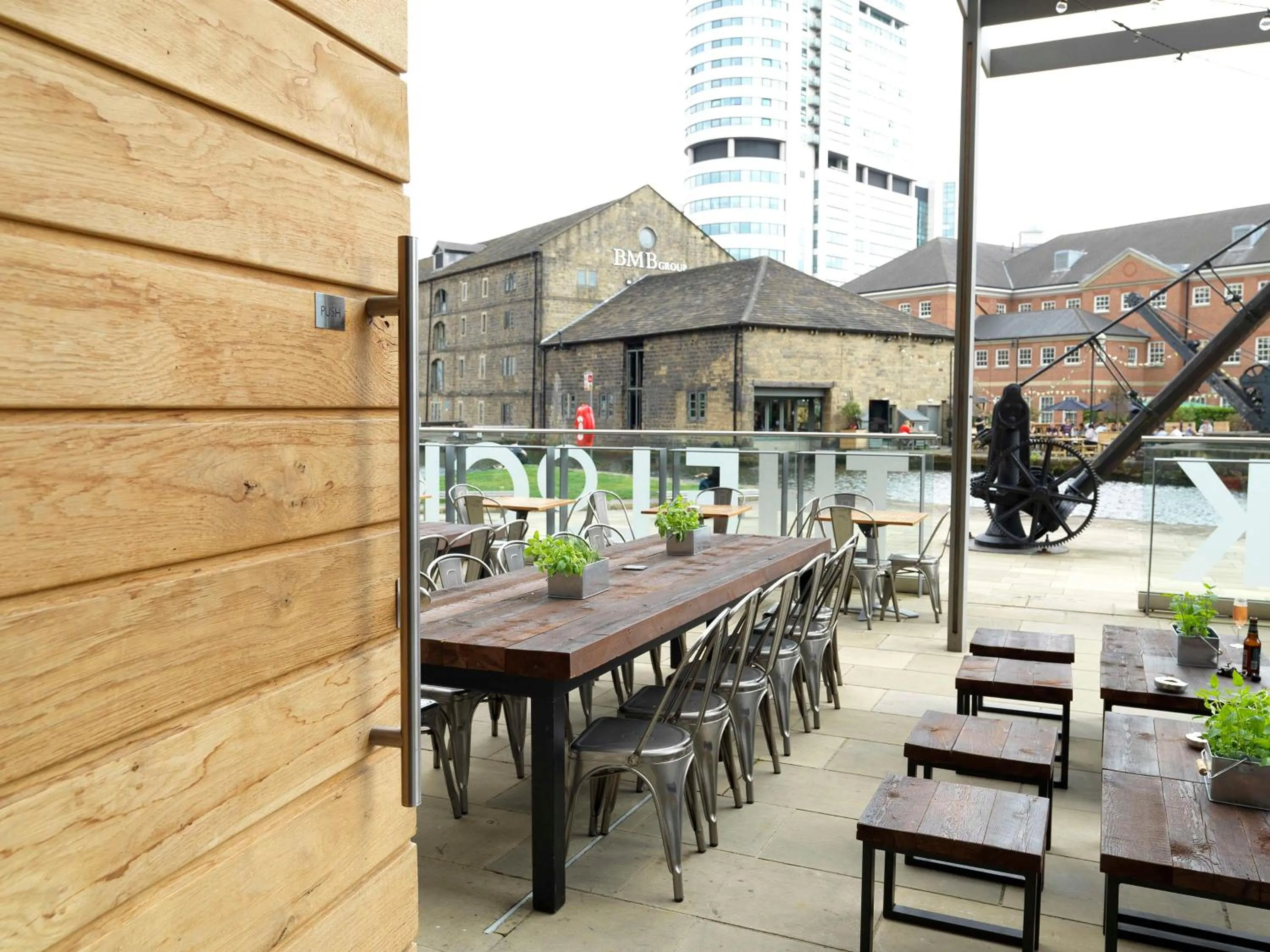 Restaurant/places to eat in DoubleTree by Hilton Leeds