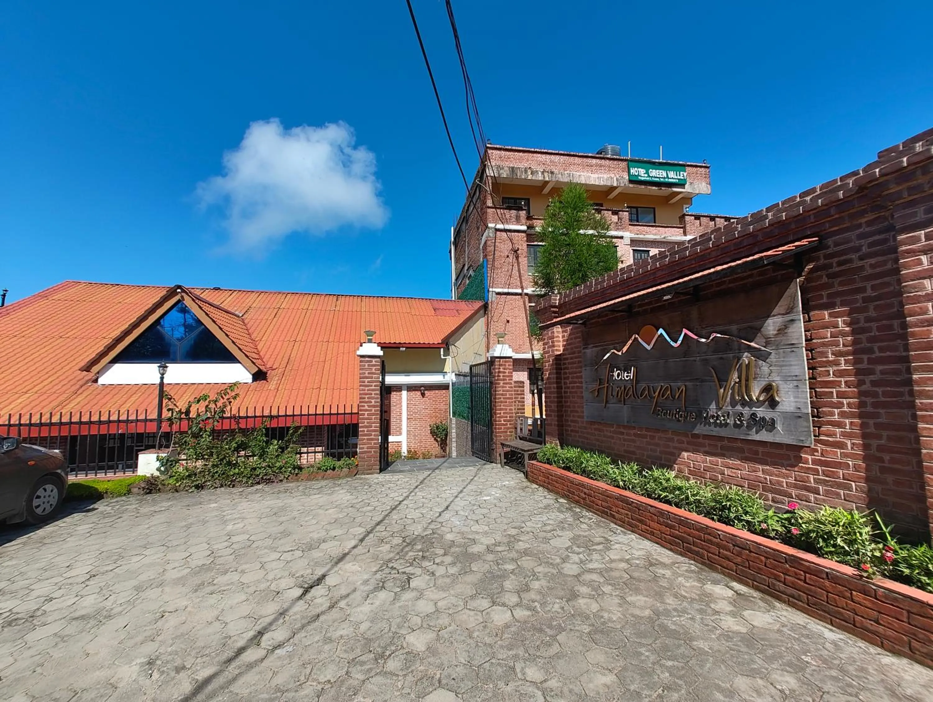 Parking in Hotel Himalayan Villa - Nagarkot