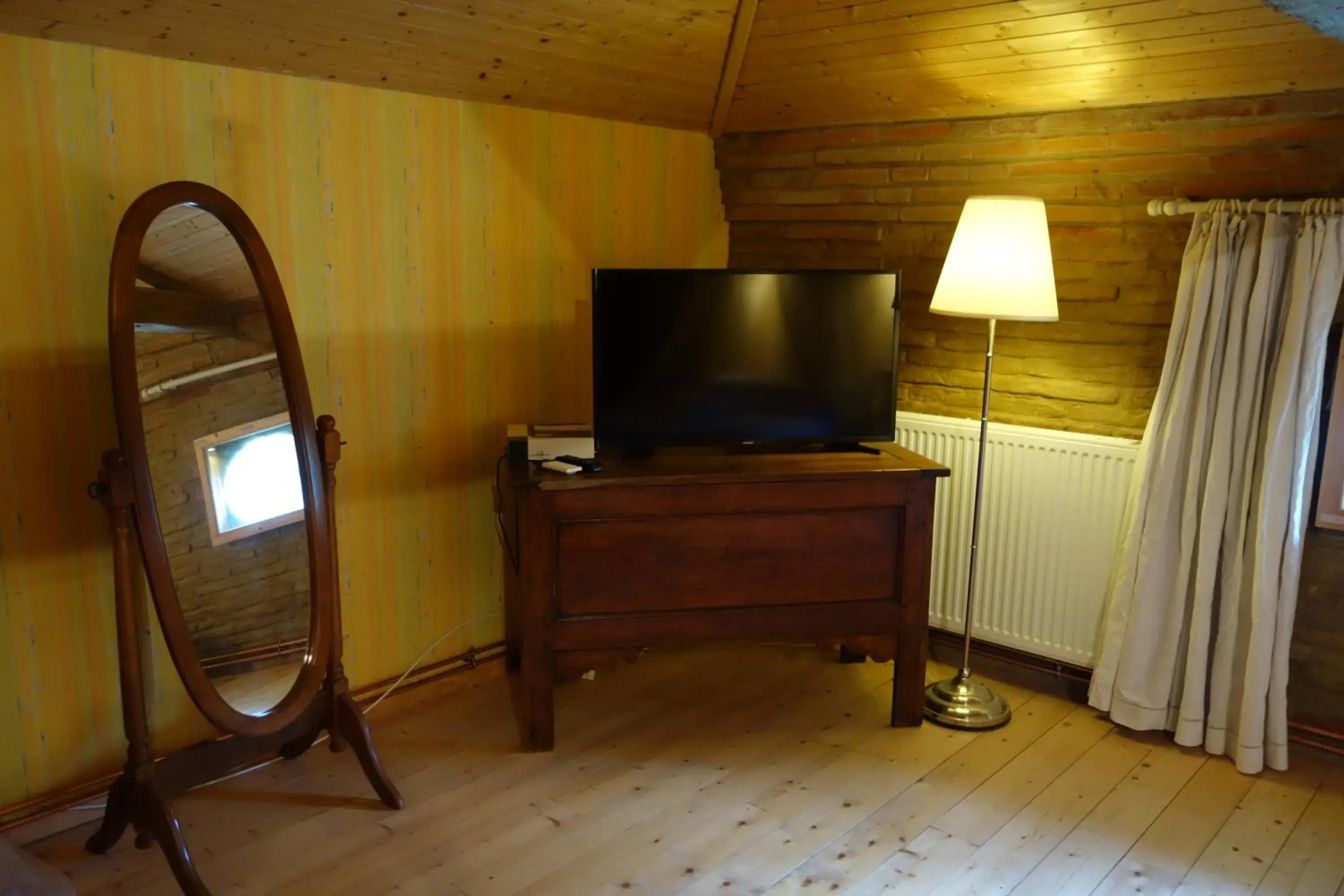 Family Room with Garden View - single occupancy in Villa Toulousaine Family Room with Garden View - single occupancy in Villa Toulousaine