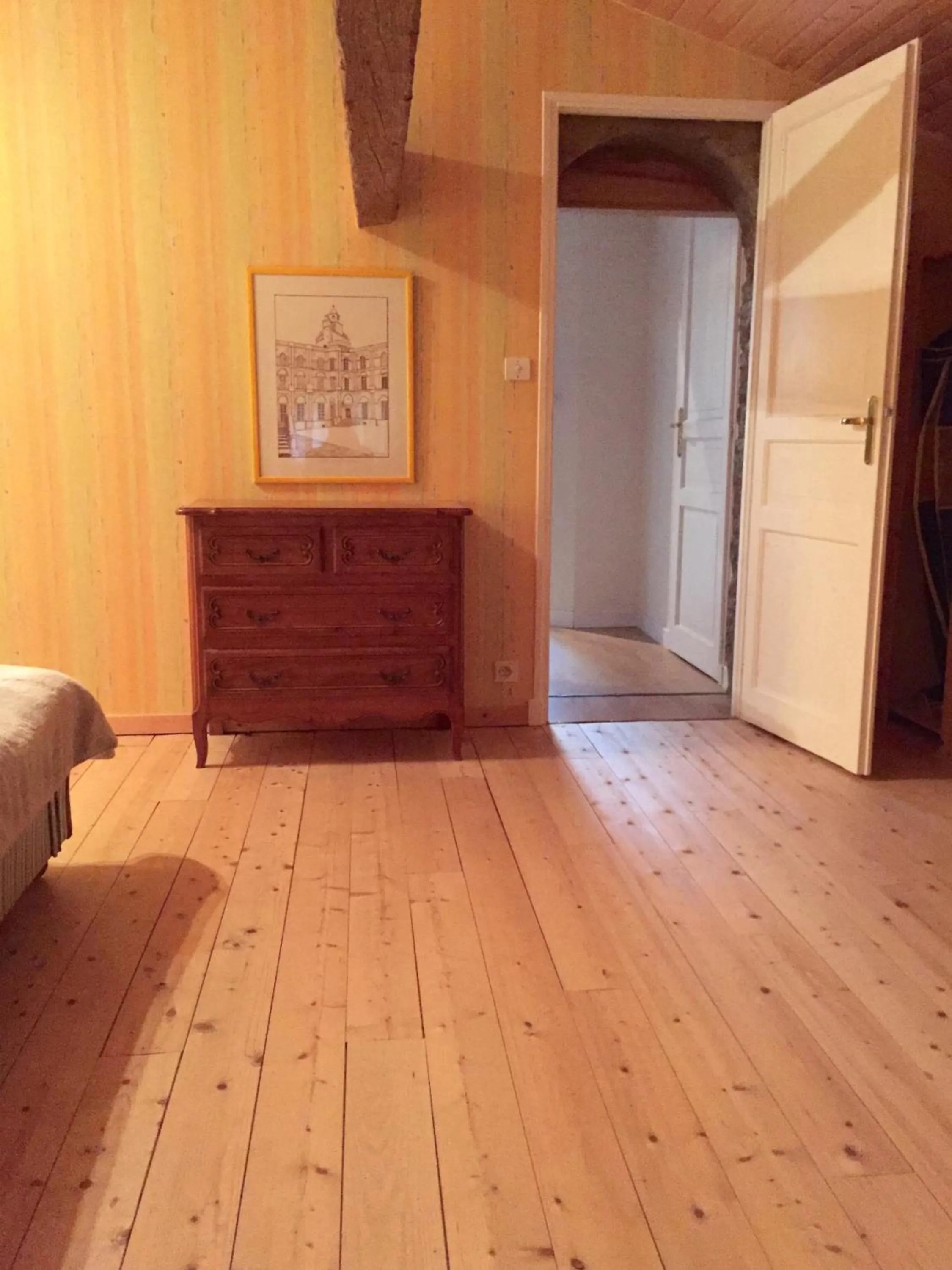 Photo of the whole room in Villa Toulousaine