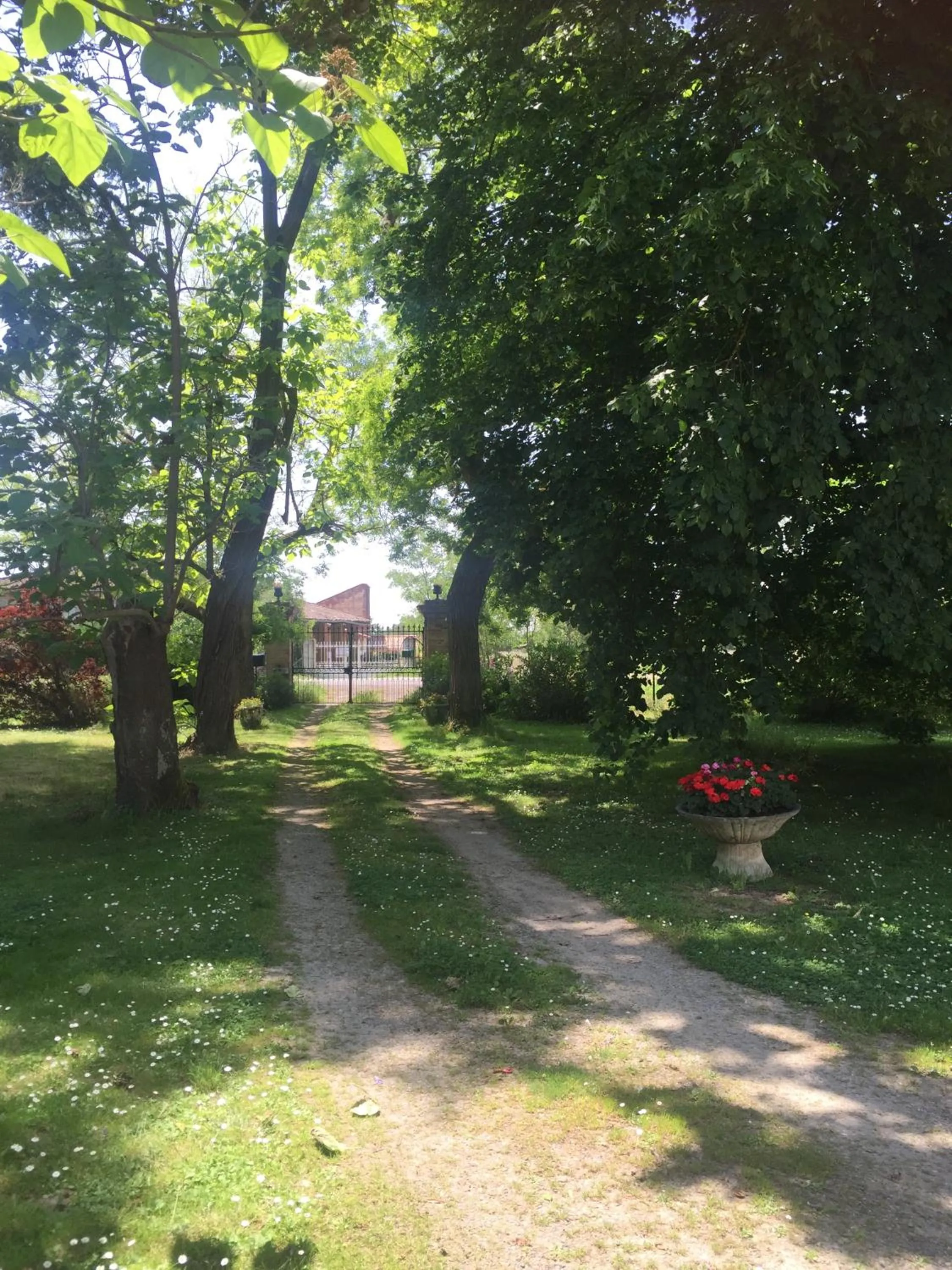 Facade/entrance in Villa Toulousaine