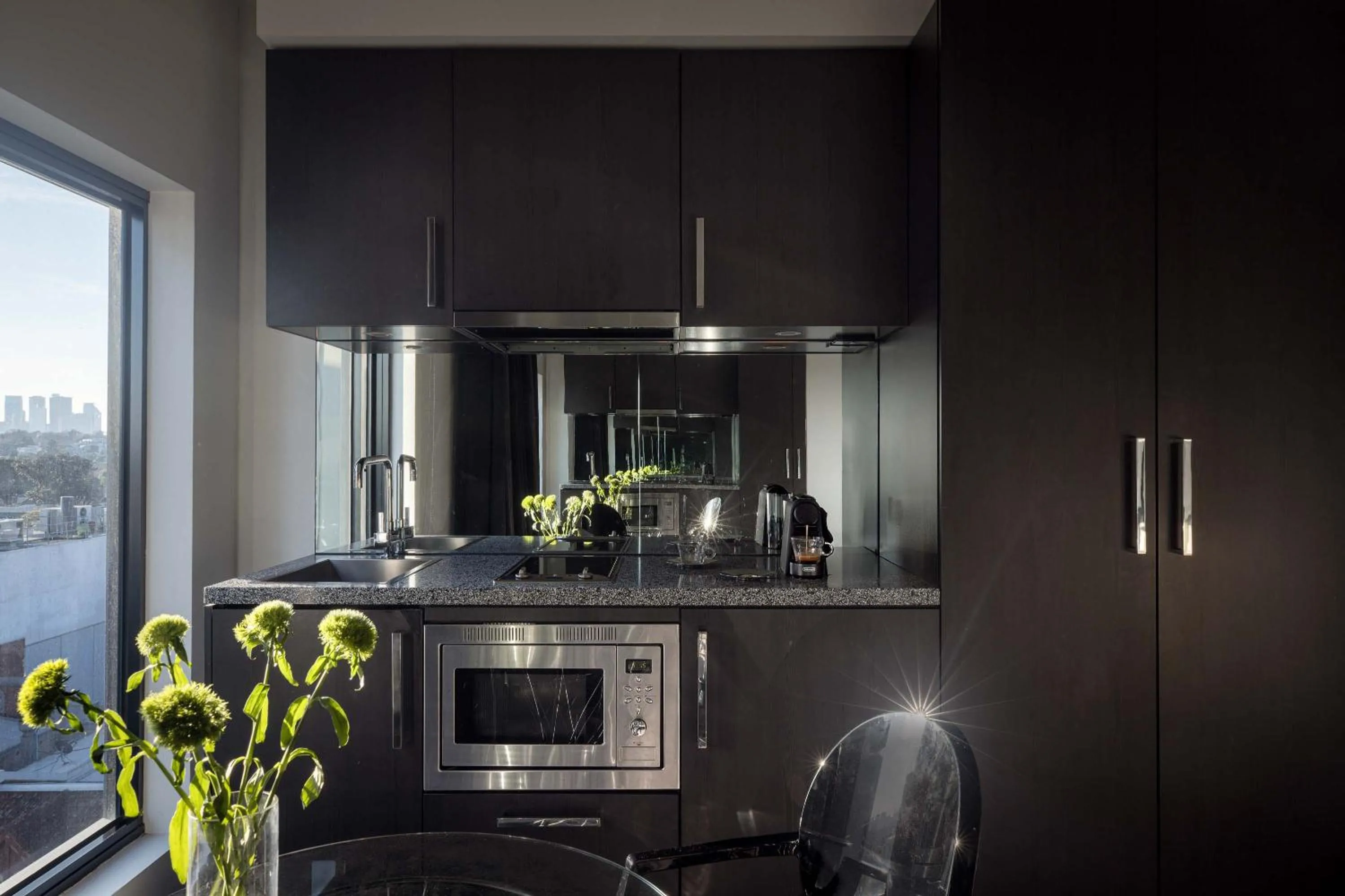 Kitchen or kitchenette in The Cullen Melbourne - Art Series