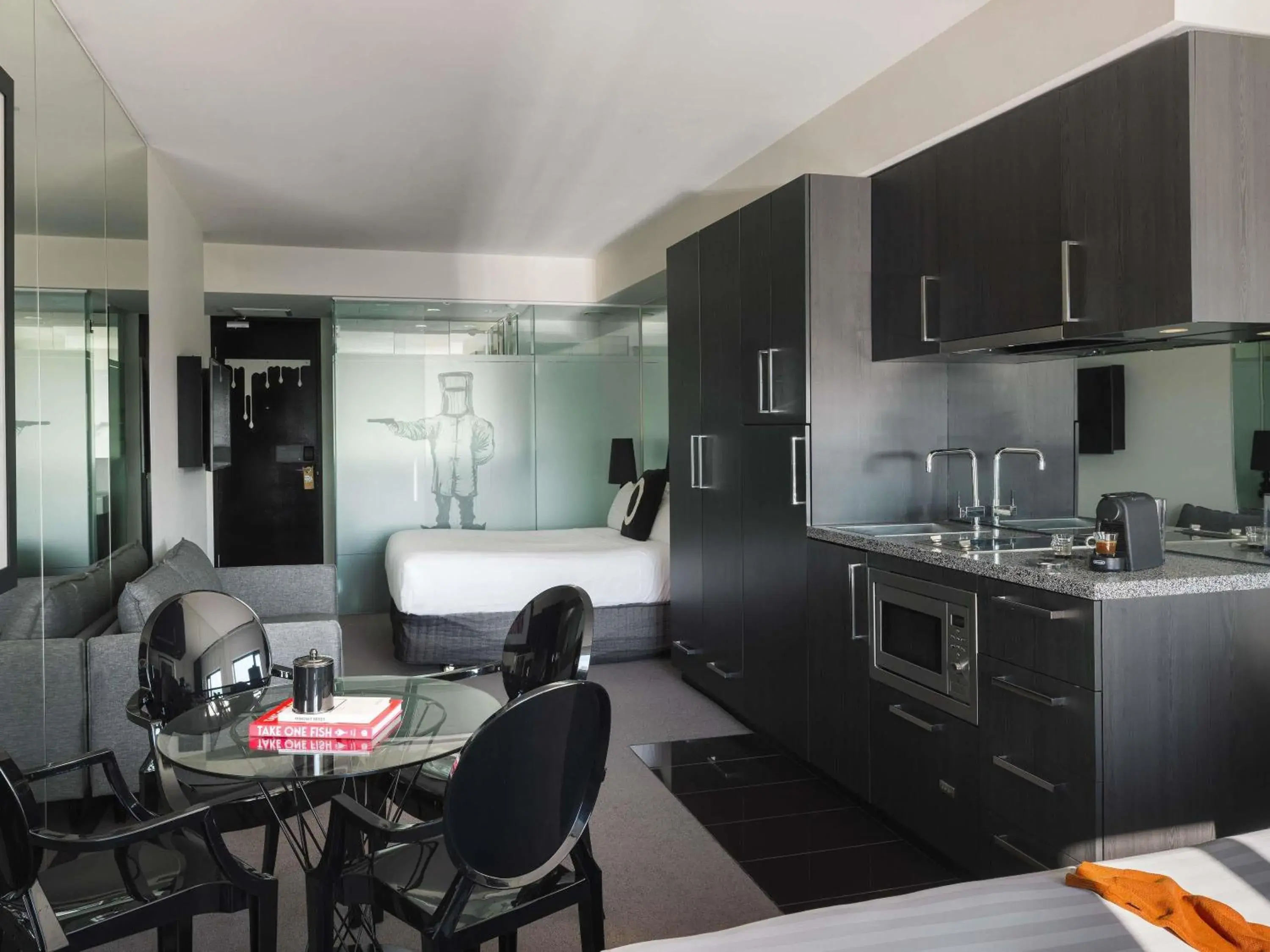 Deluxe Twin Studio in The Cullen Melbourne - Art Series Deluxe Twin Studio in The Cullen Melbourne - Art Series