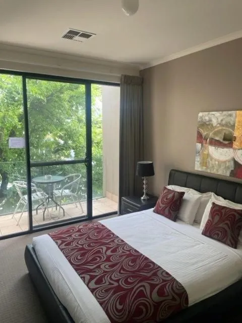 Bedroom, Bed in RNR Sturt Holiday Home