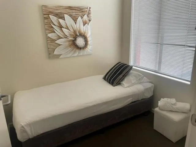 Bedroom, Bed in RNR Sturt Holiday Home