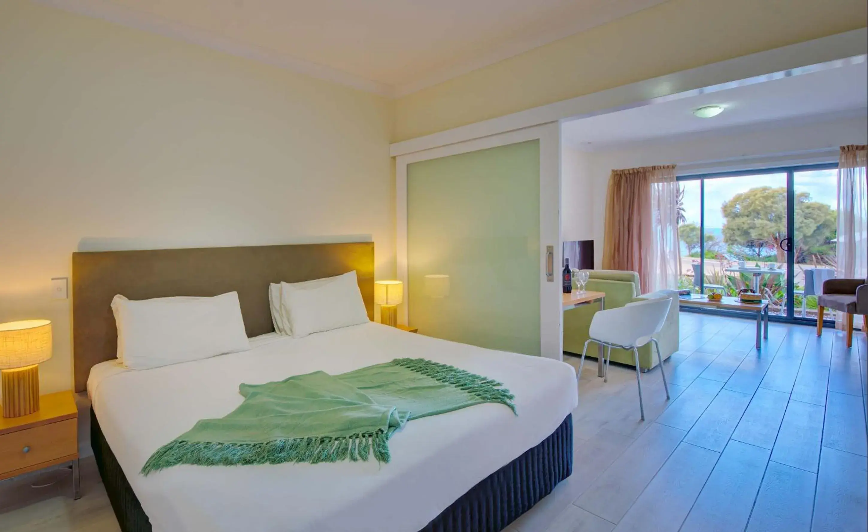 Deluxe Suite in Ozone Hotel Kangaroo Island Deluxe Suite in Ozone Hotel Kangaroo Island