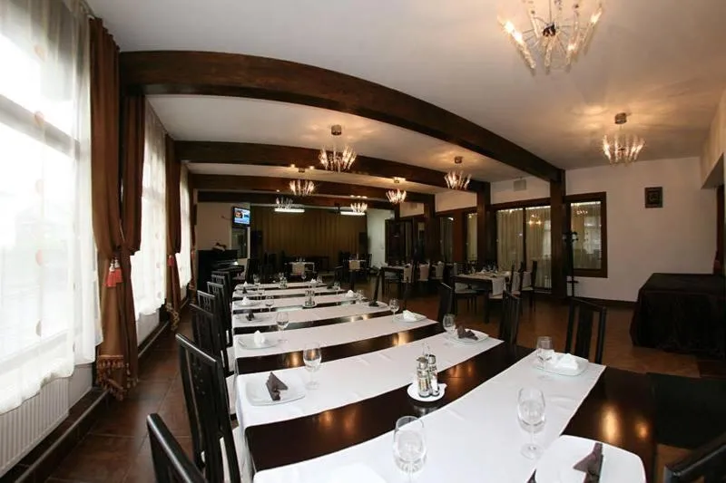 Restaurant/places to eat in Chalet Minut