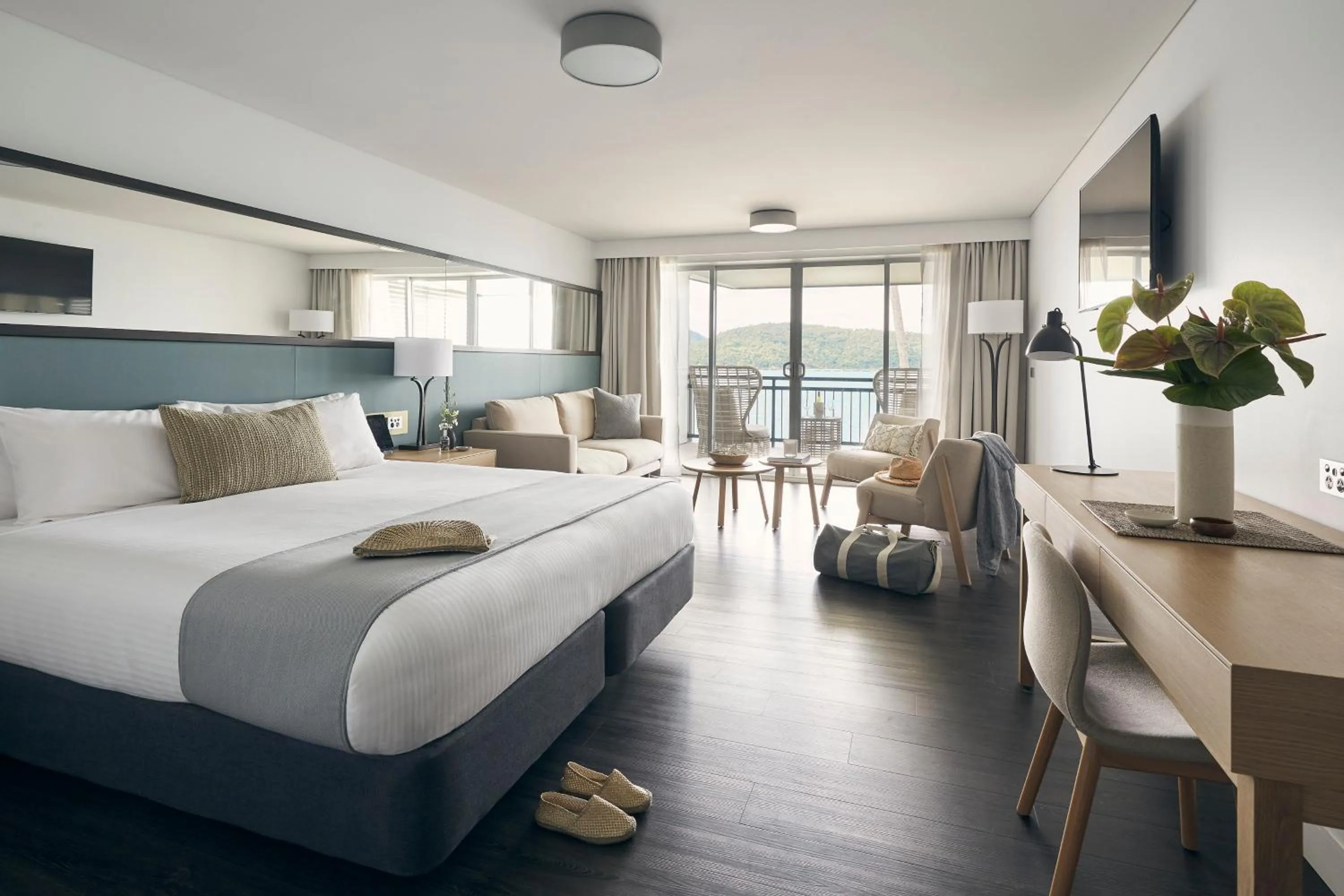 Photo of the whole room, Bed in Daydream Island Resort