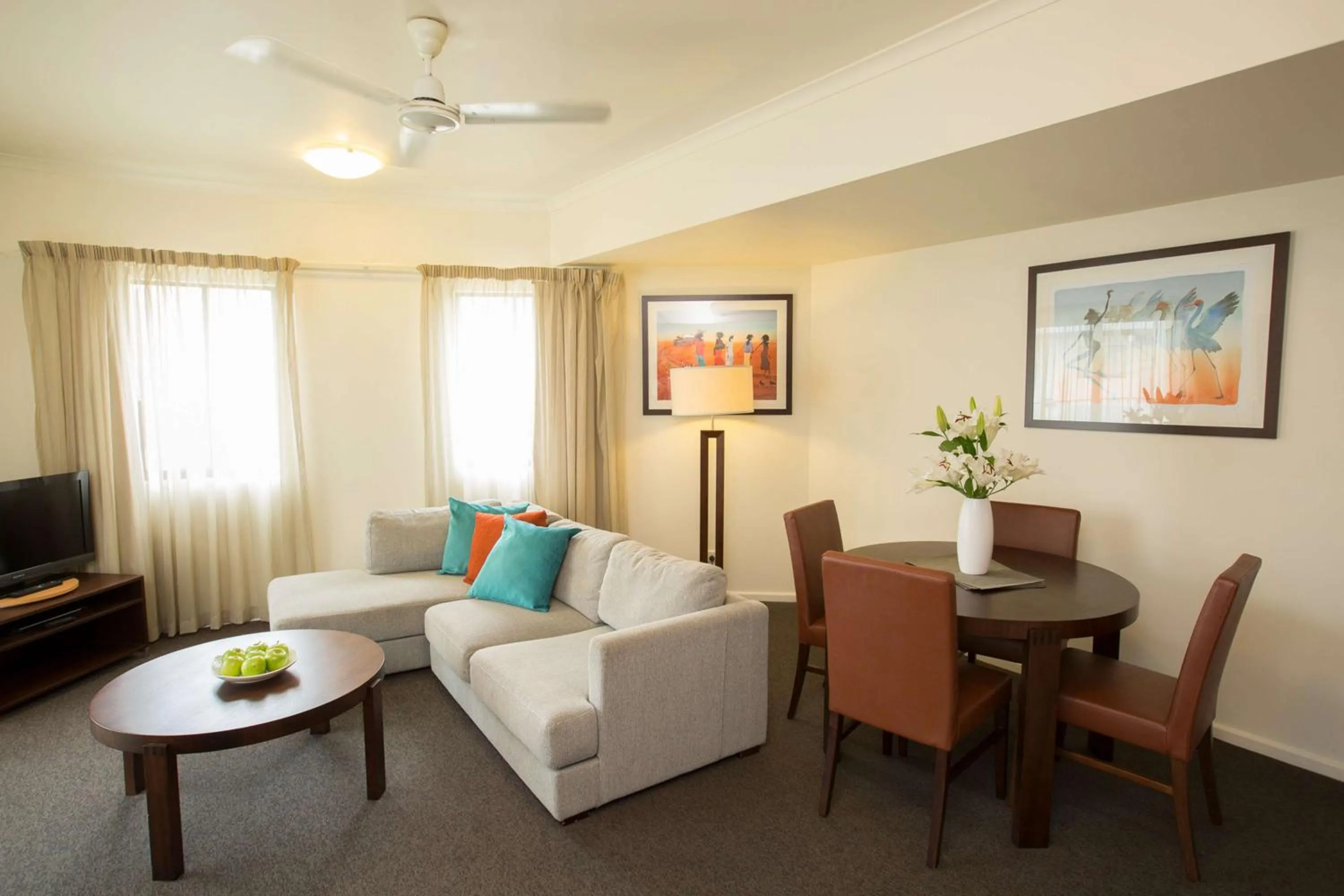 Living room in Metro Advance Apartments & Hotel