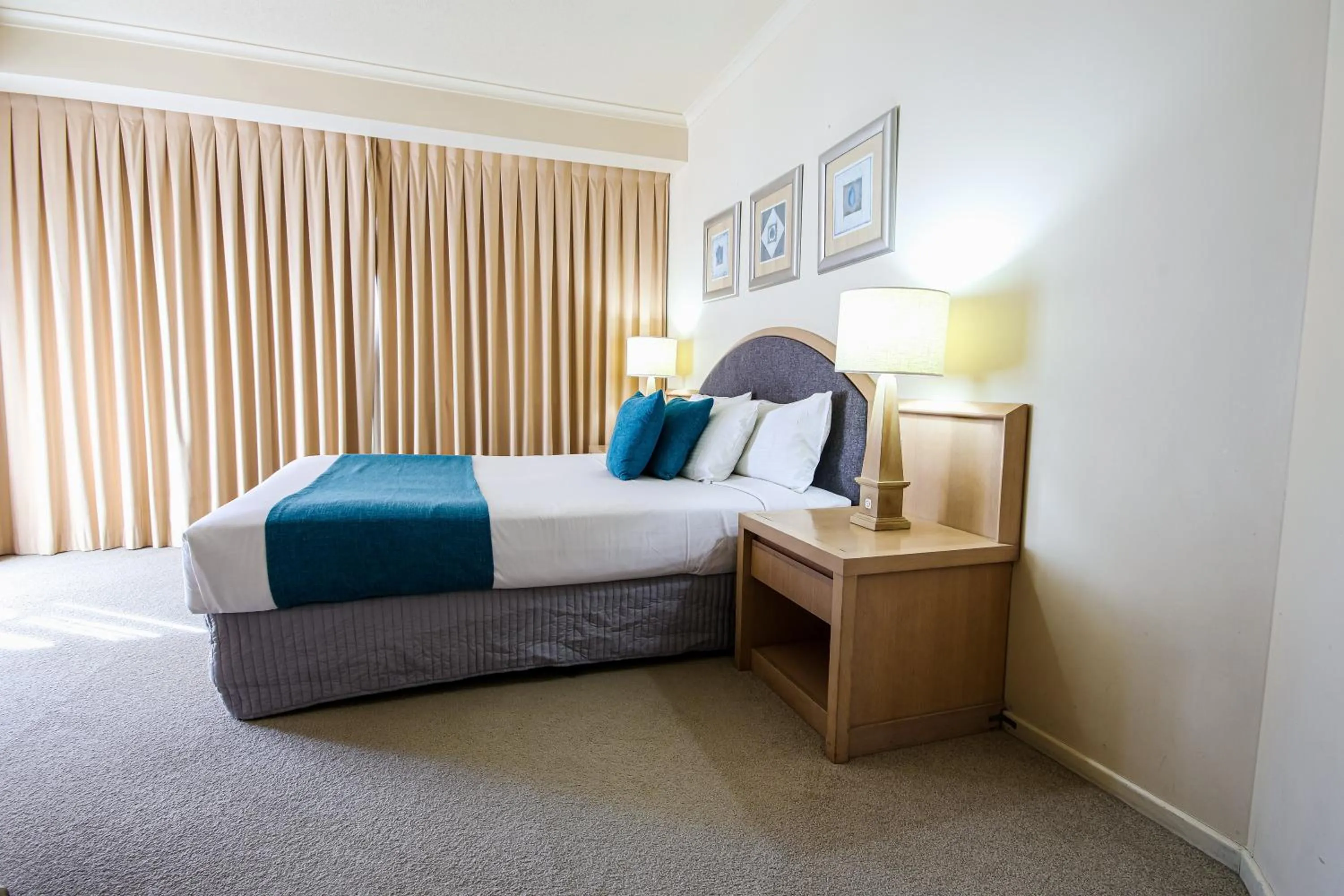 Bedroom, Bed in Dockside Brisbane