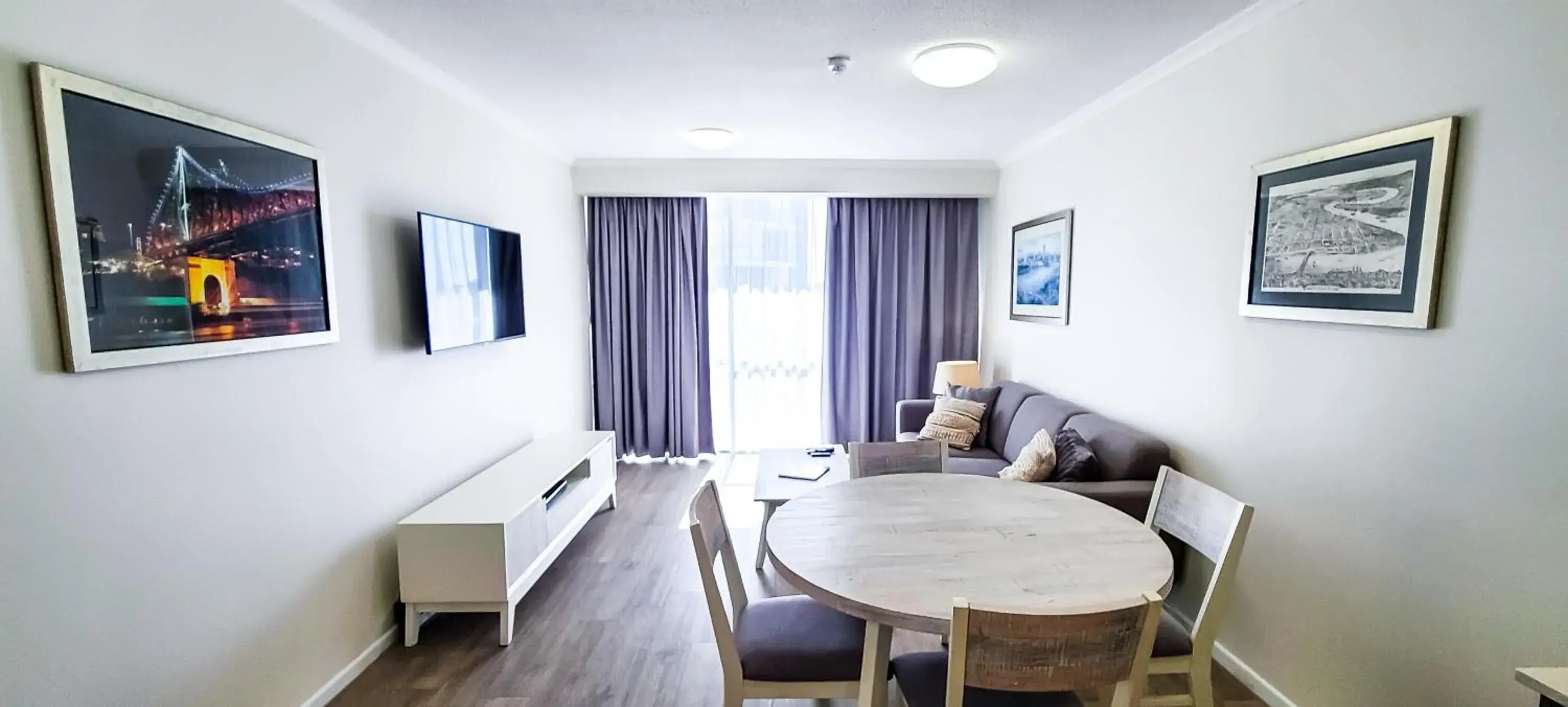 Deluxe One-Bedroom Apartment in Dockside Brisbane Deluxe One-Bedroom Apartment in Dockside Brisbane