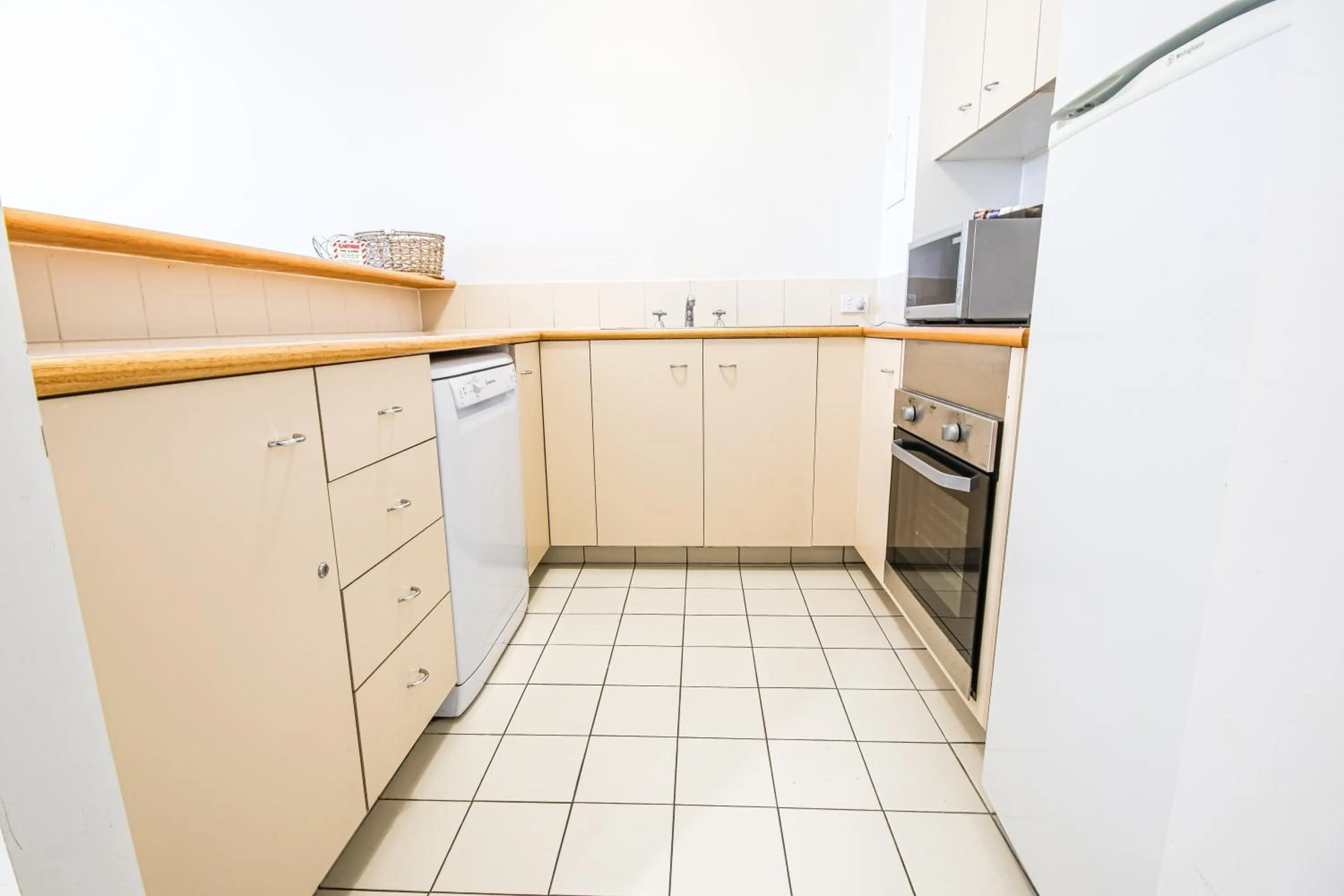 Kitchen or kitchenette in Dockside Brisbane