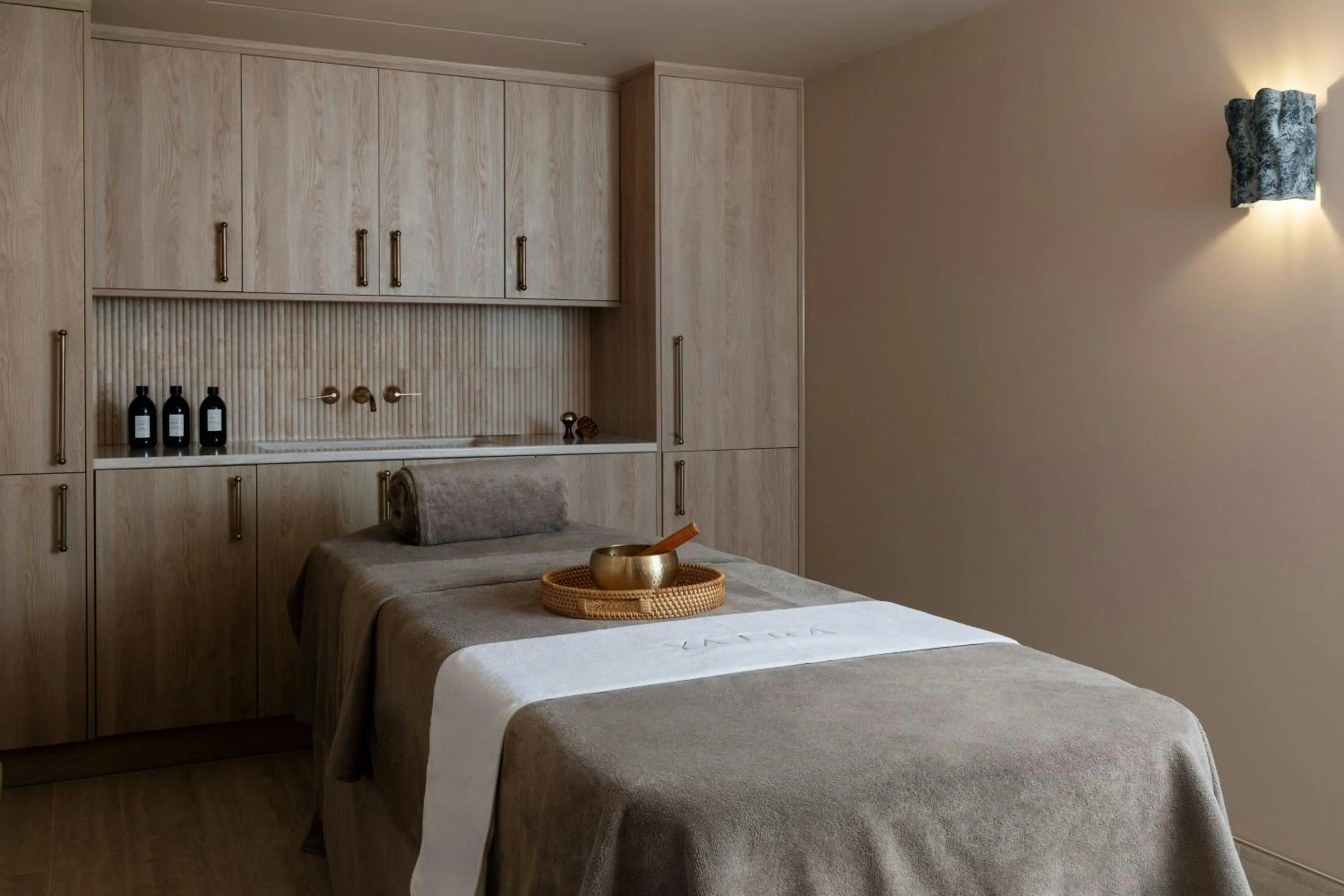 Spa and wellness centre/facilities, Bed in Montcalm Mayfair, Autograph Collection