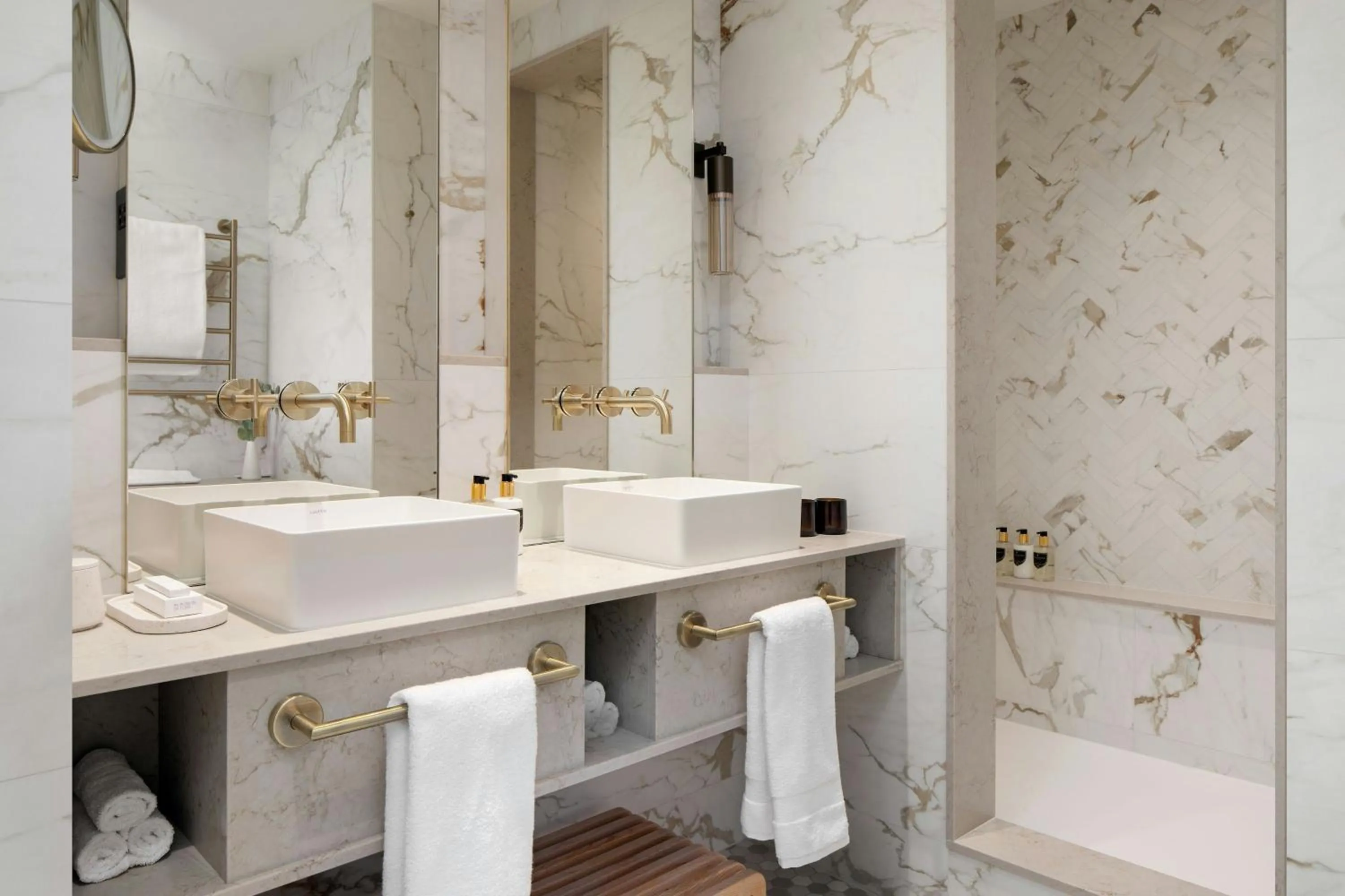 Bathroom in Montcalm Mayfair, Autograph Collection