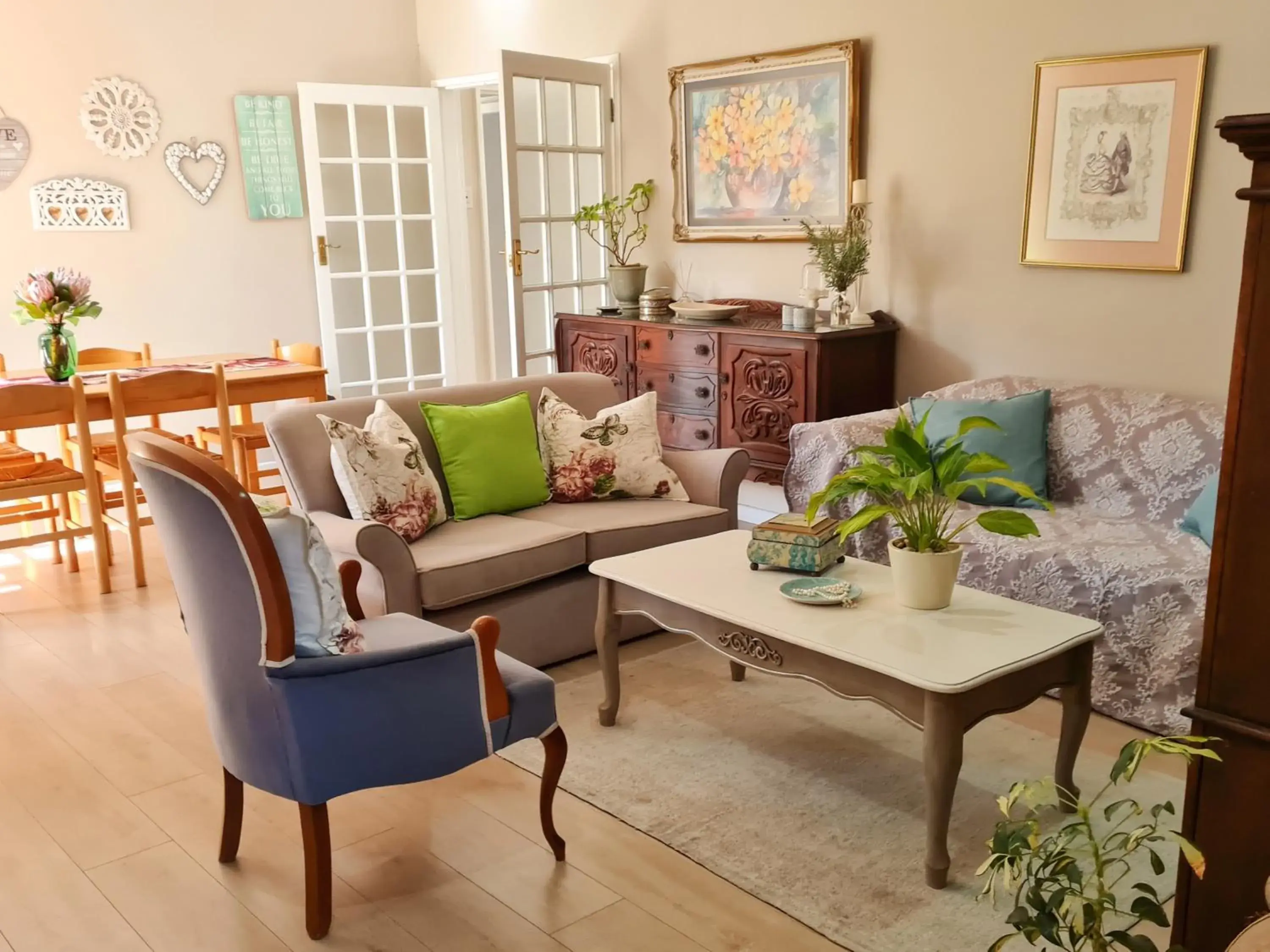 Triple Room with Mountain View in Cherry Berry Lodge Triple Room with Mountain View in Cherry Berry Lodge