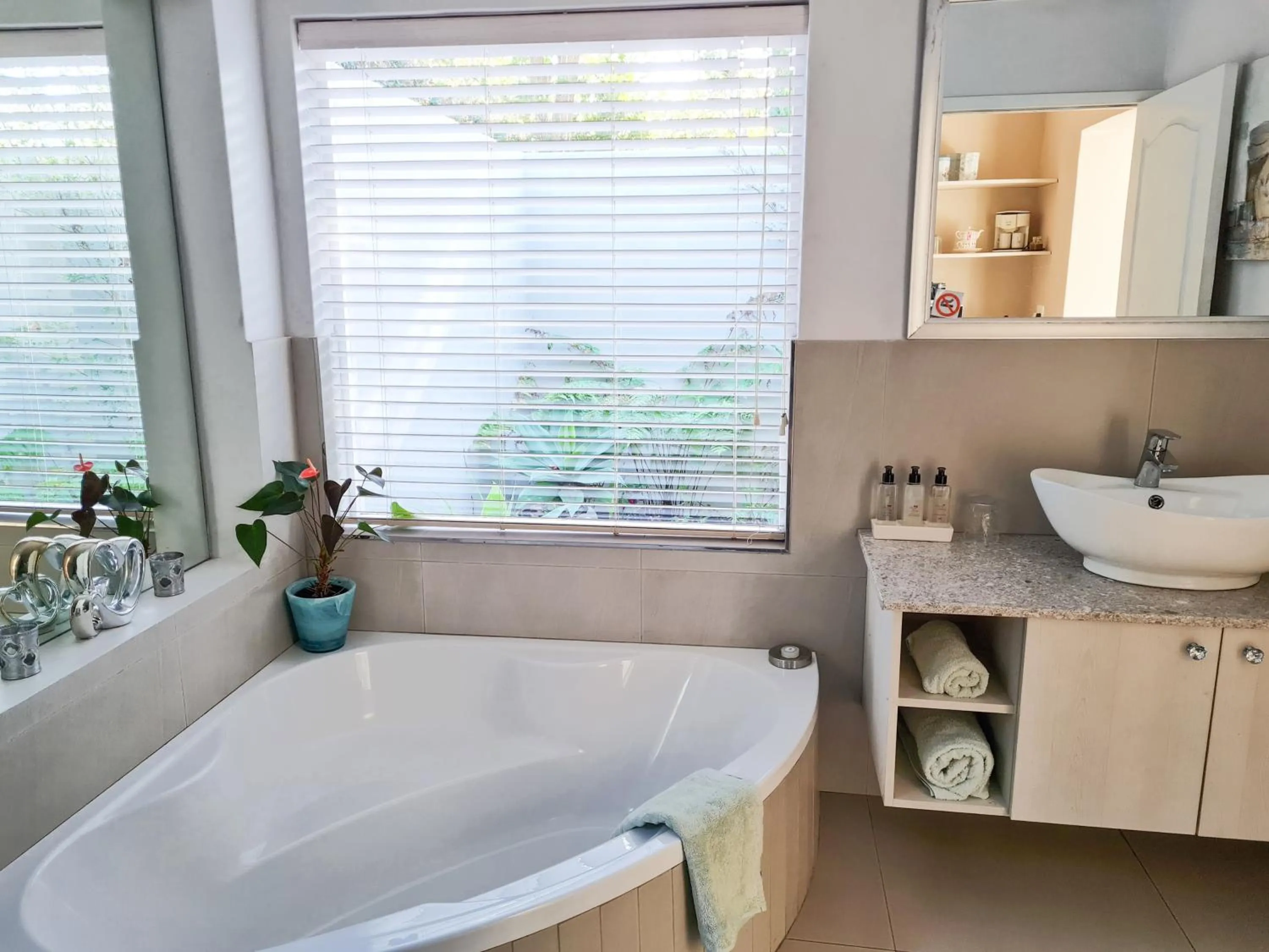 Bathroom in Cherry Berry Lodge