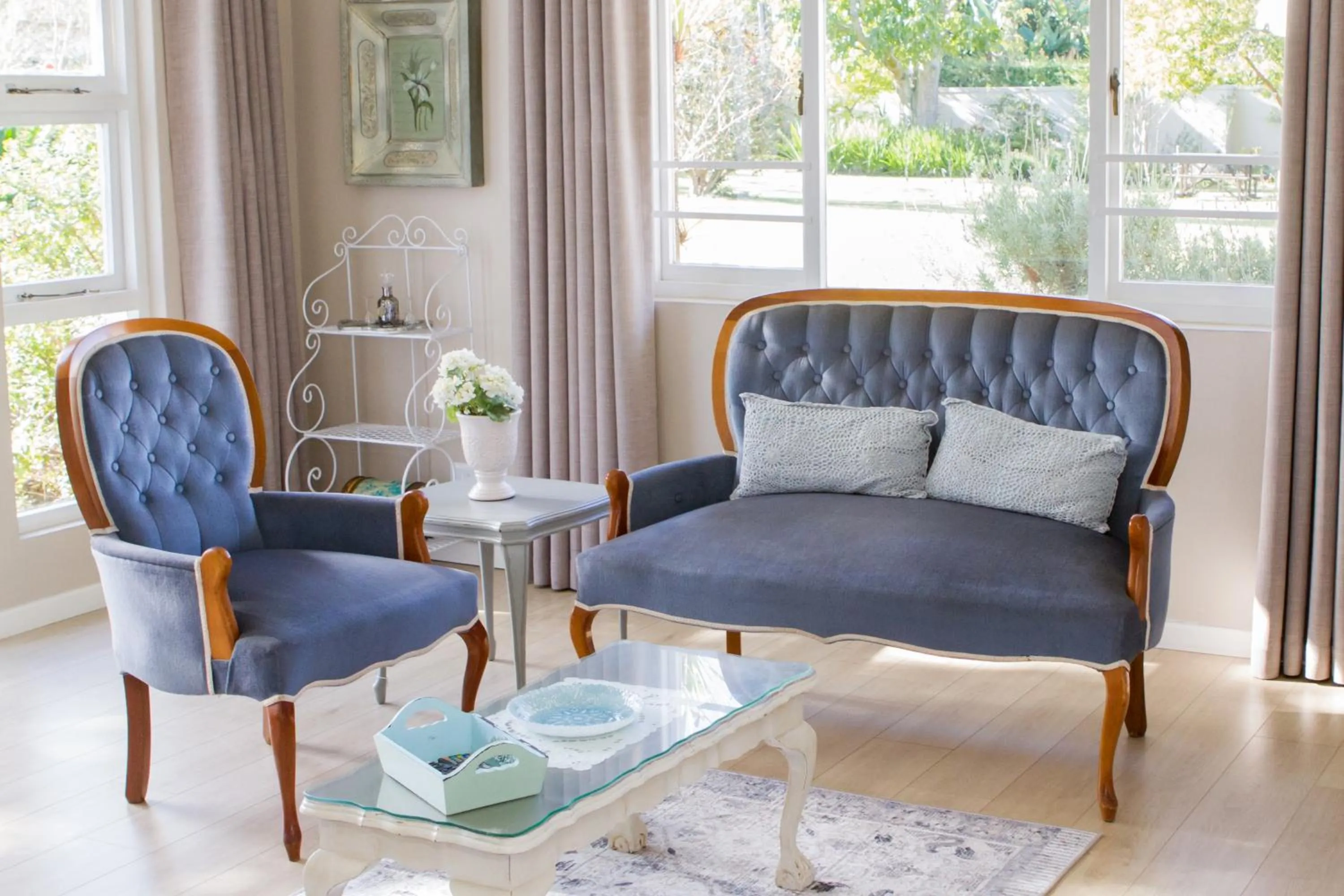 Seating area in Cherry Berry Lodge
