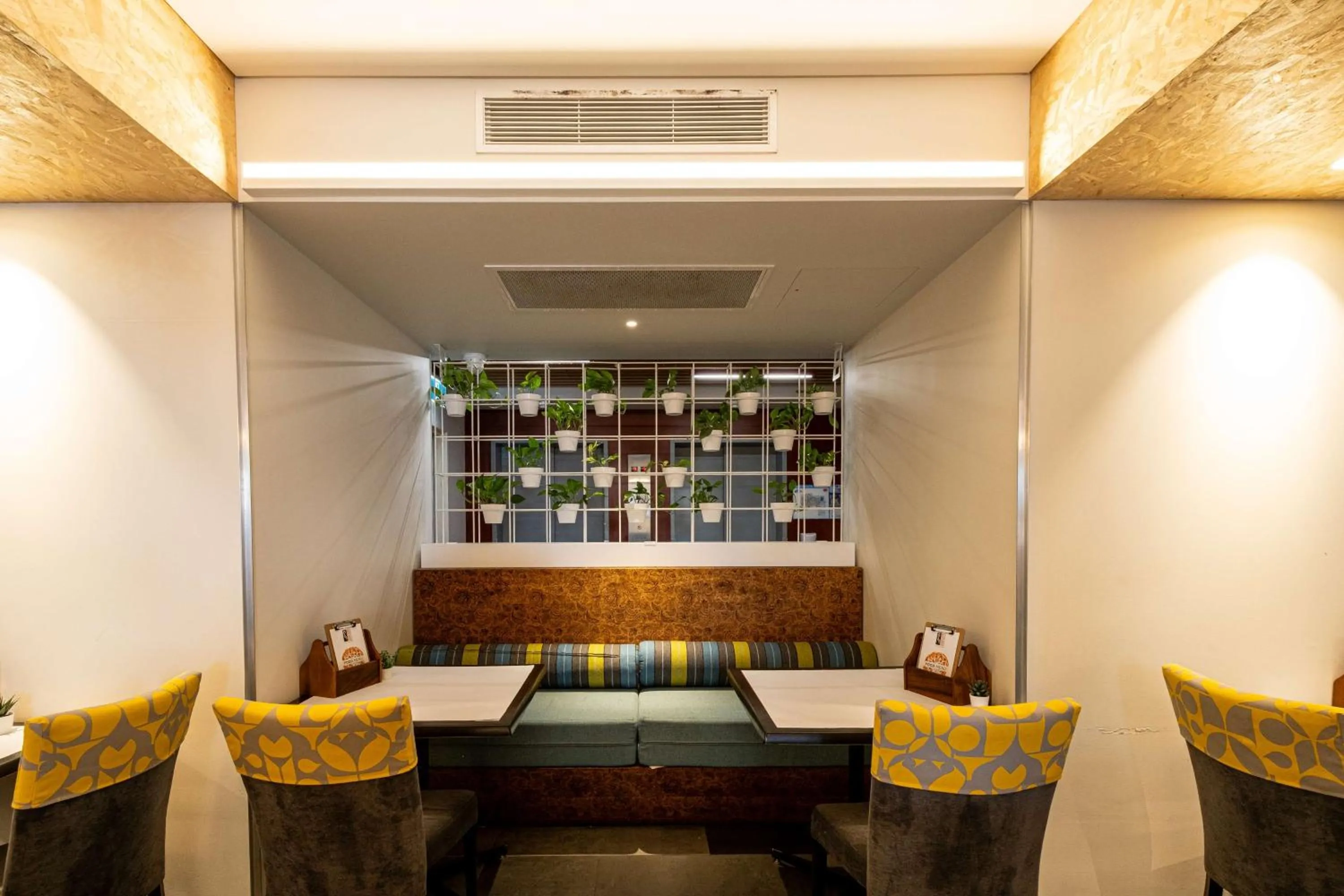 Restaurant/places to eat in Metro Hotel Perth