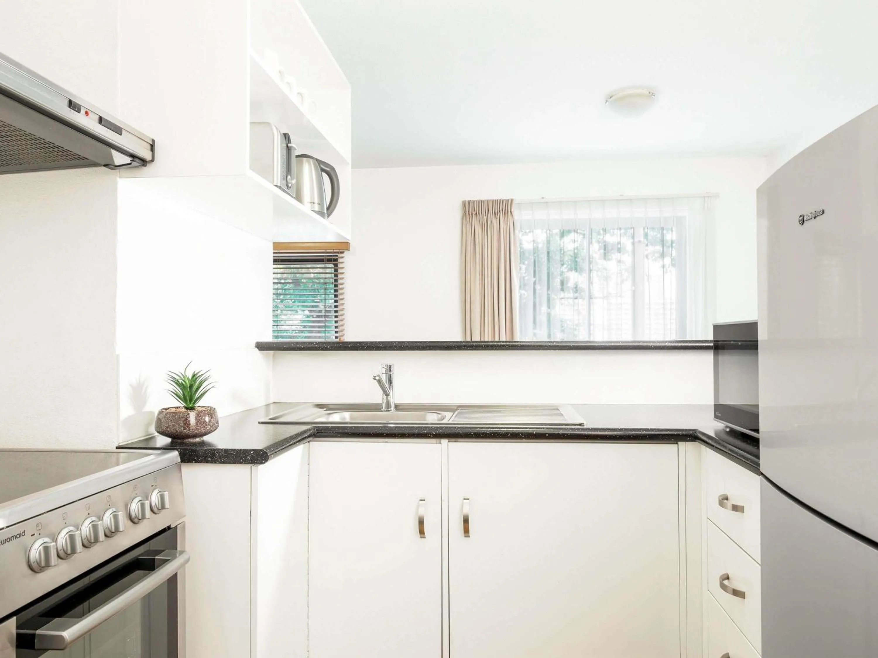 Bedroom in BreakFree Adelaide