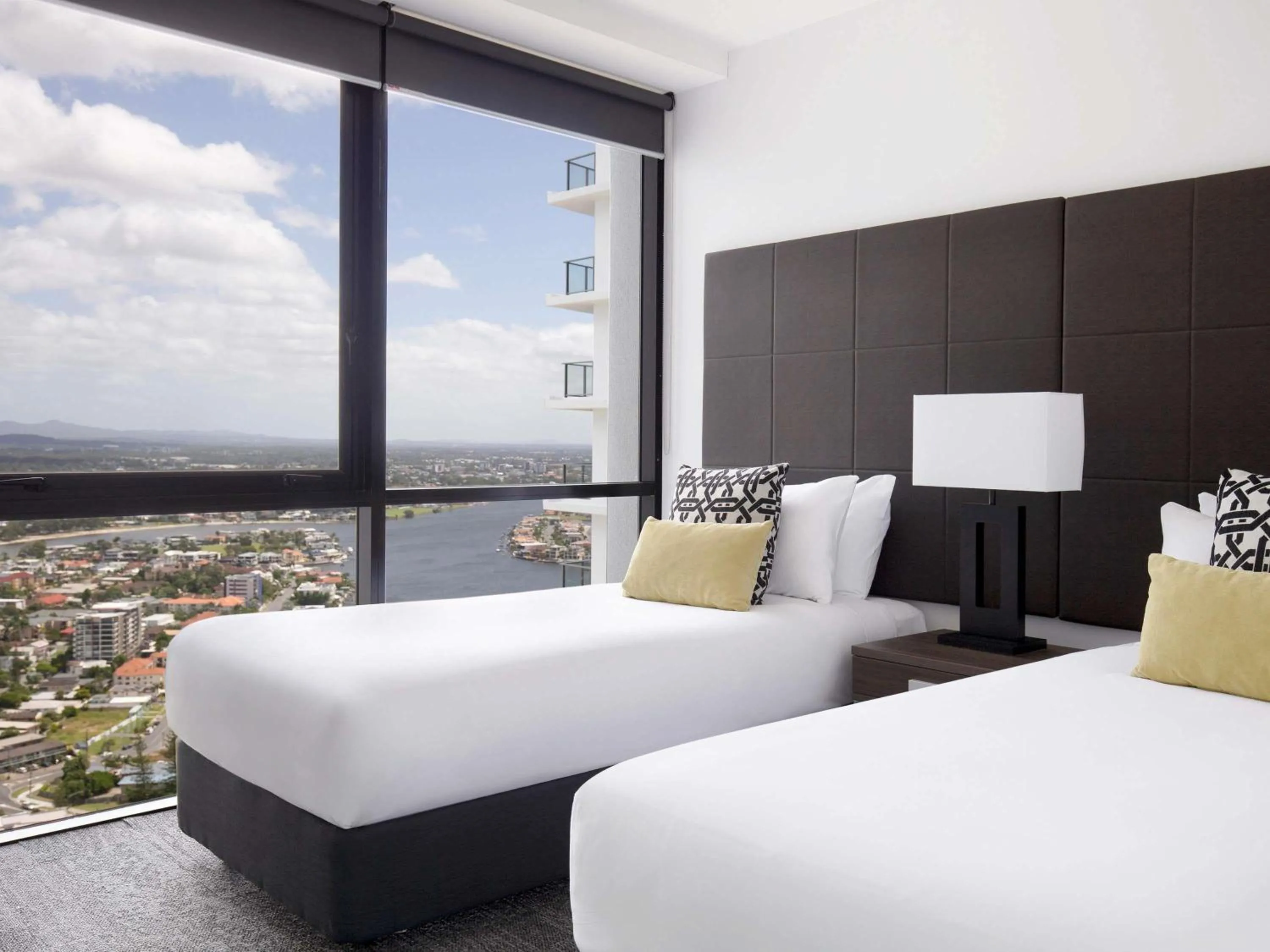 Bedroom, Bed in Mantra Circle On Cavill