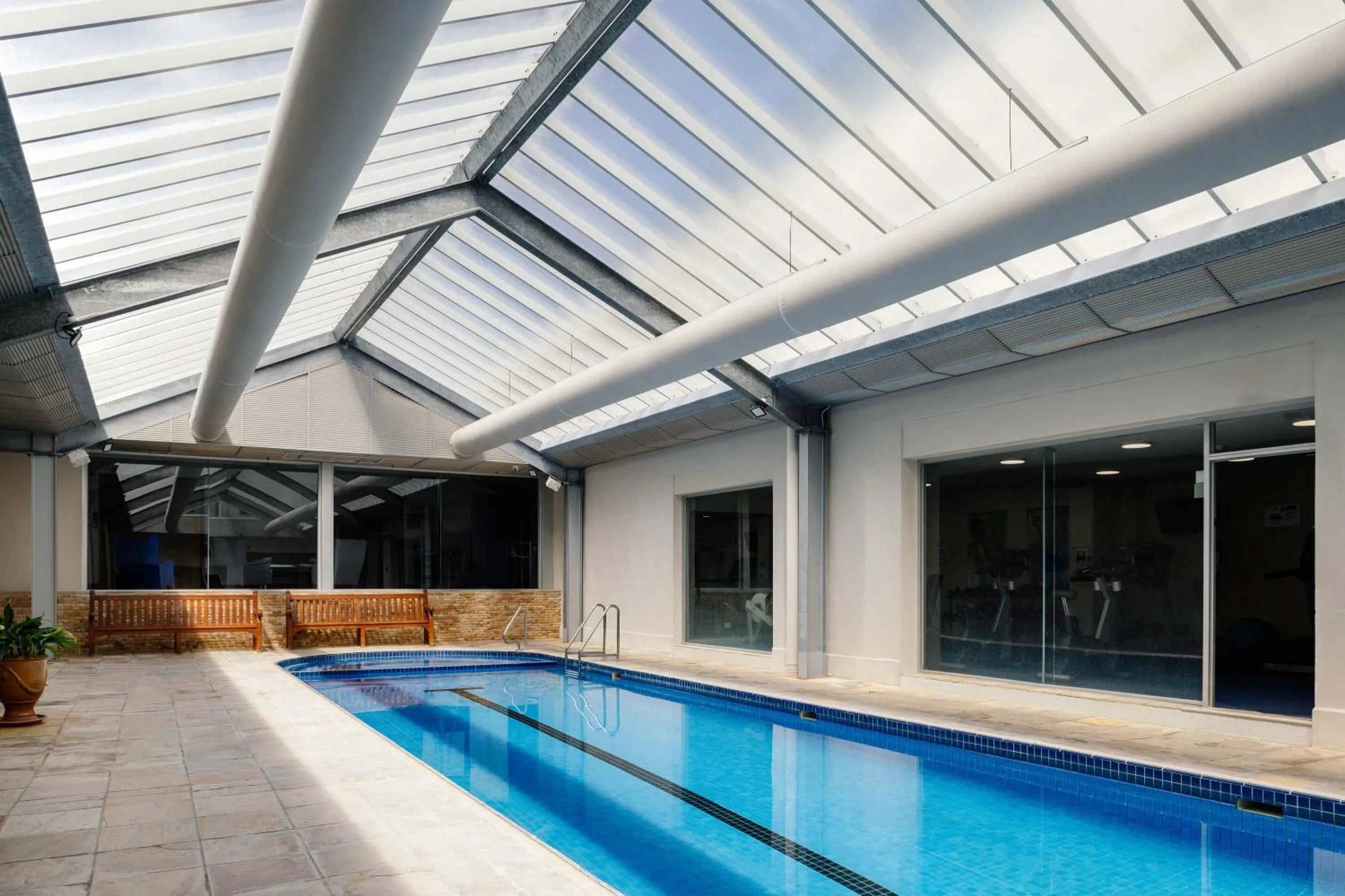 Swimming pool in Mantra Lorne