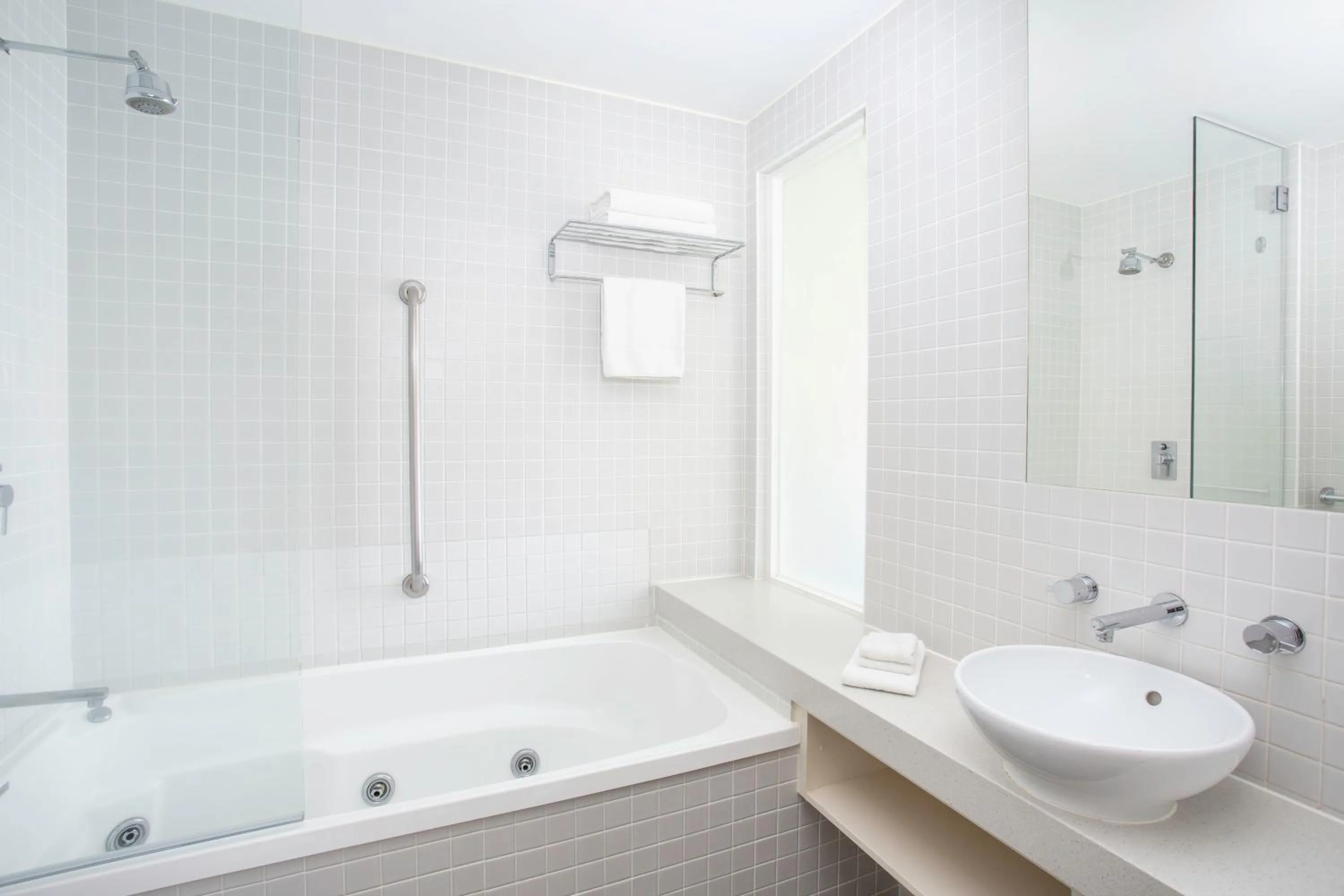 Bathroom in Mantra Lorne