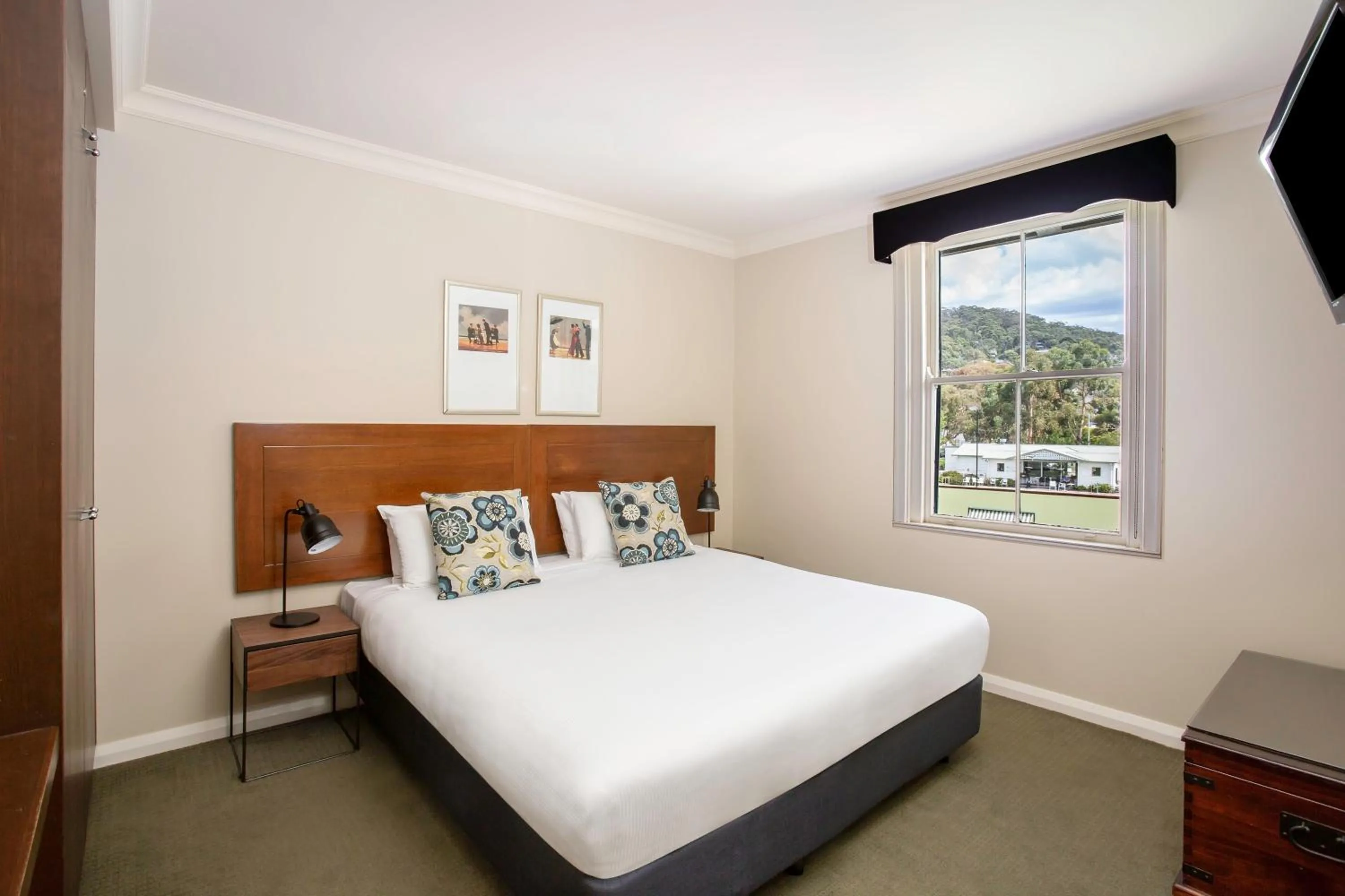 Bedroom, Bed in Mantra Lorne