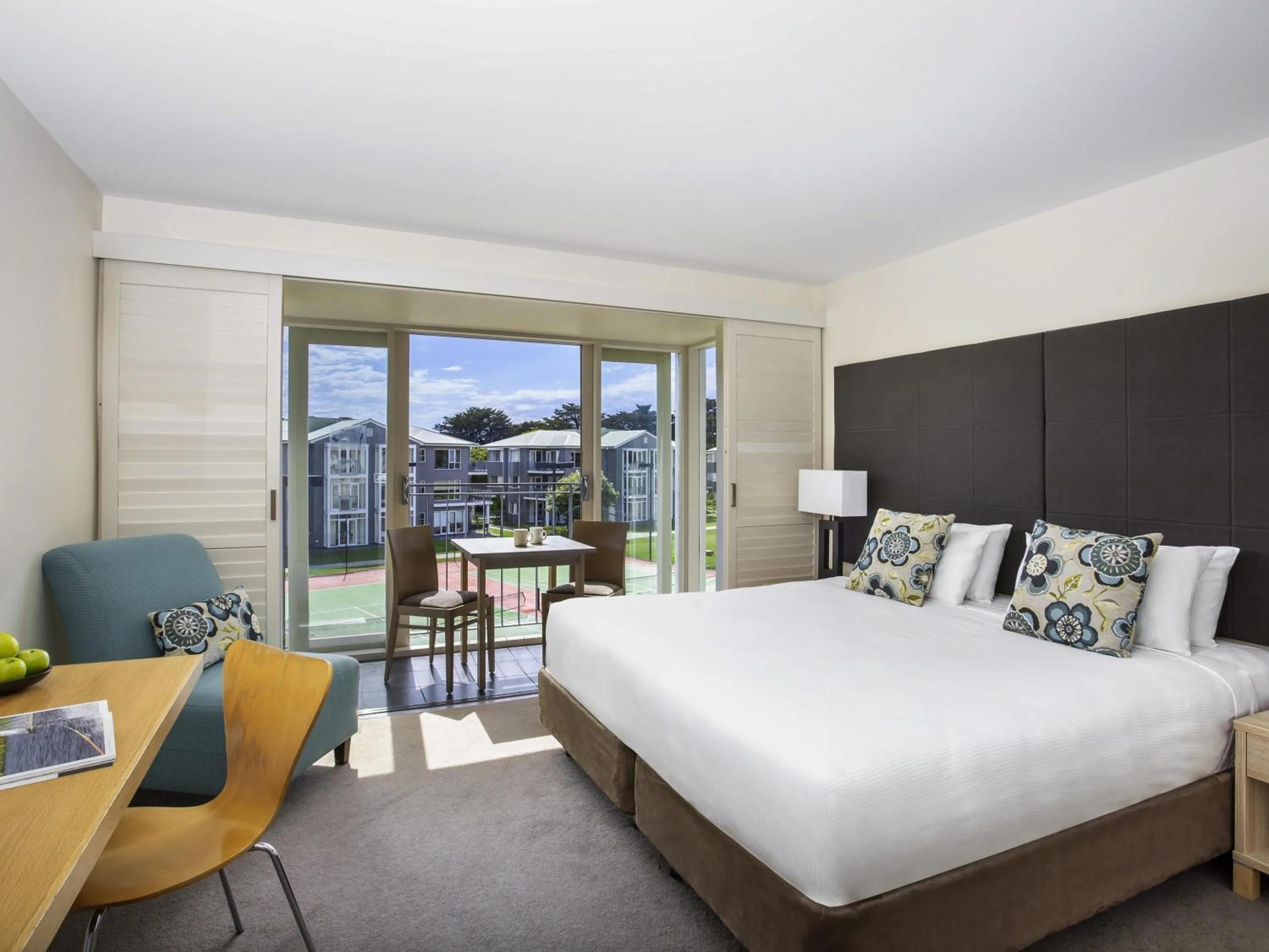 Bedroom, Bed in Mantra Lorne