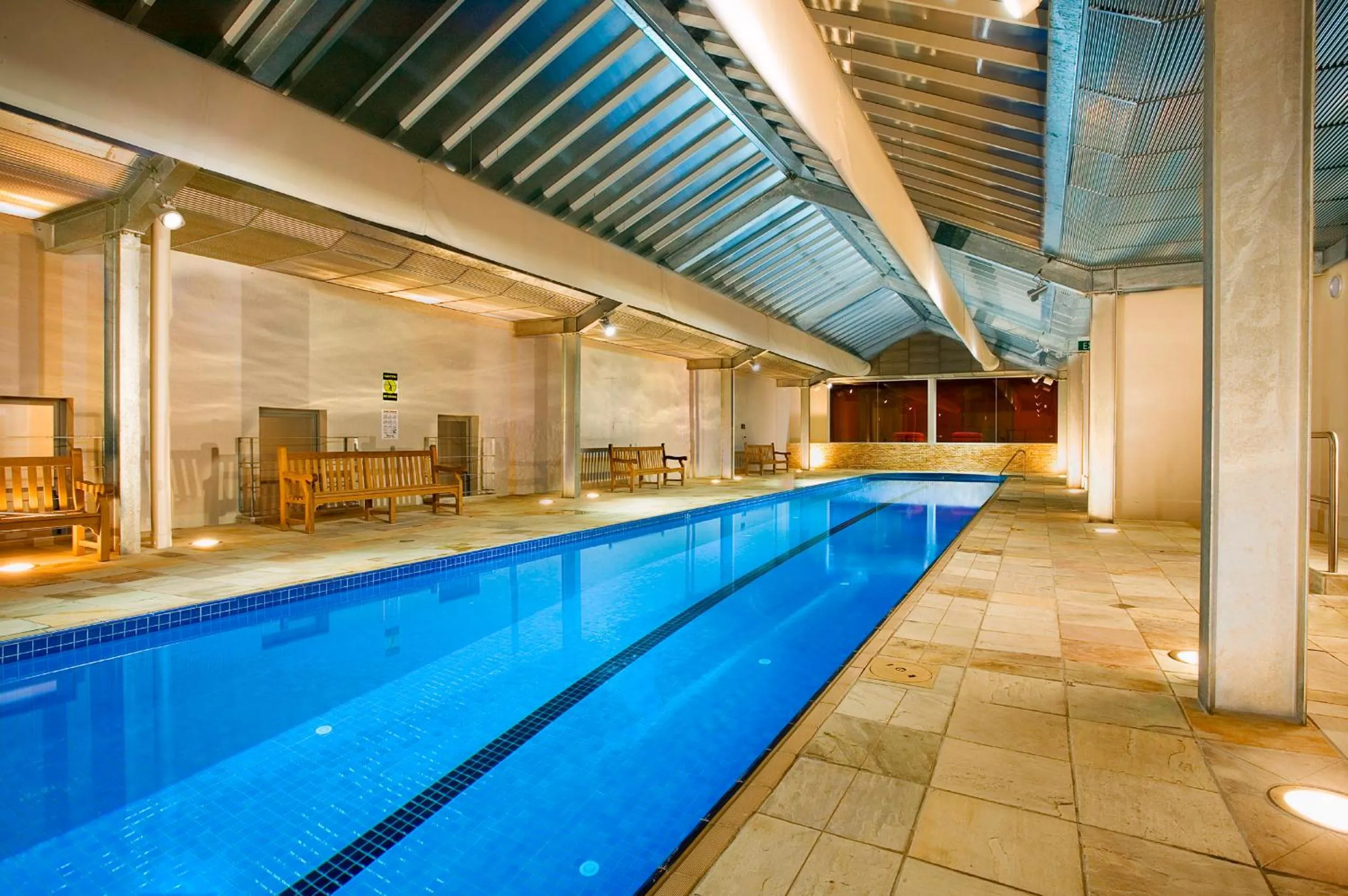 Swimming pool in Mantra Lorne