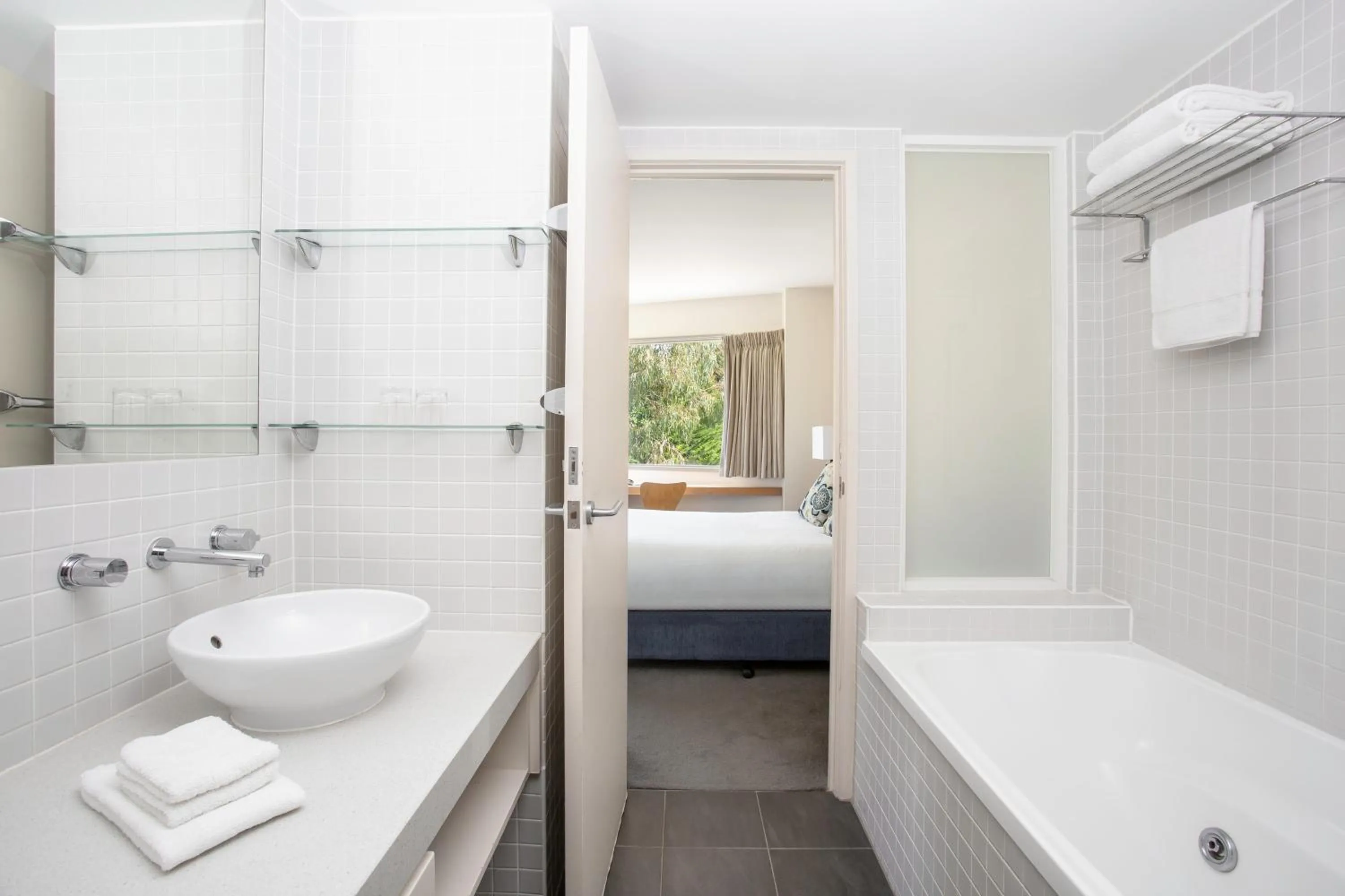 Bathroom, Bed in Mantra Lorne