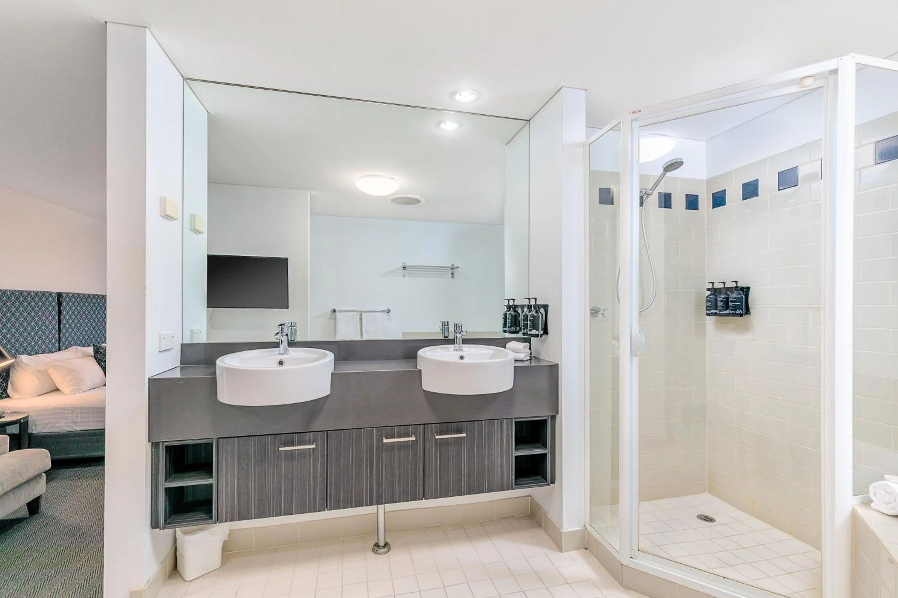 Shower in Mantra on Hay Perth