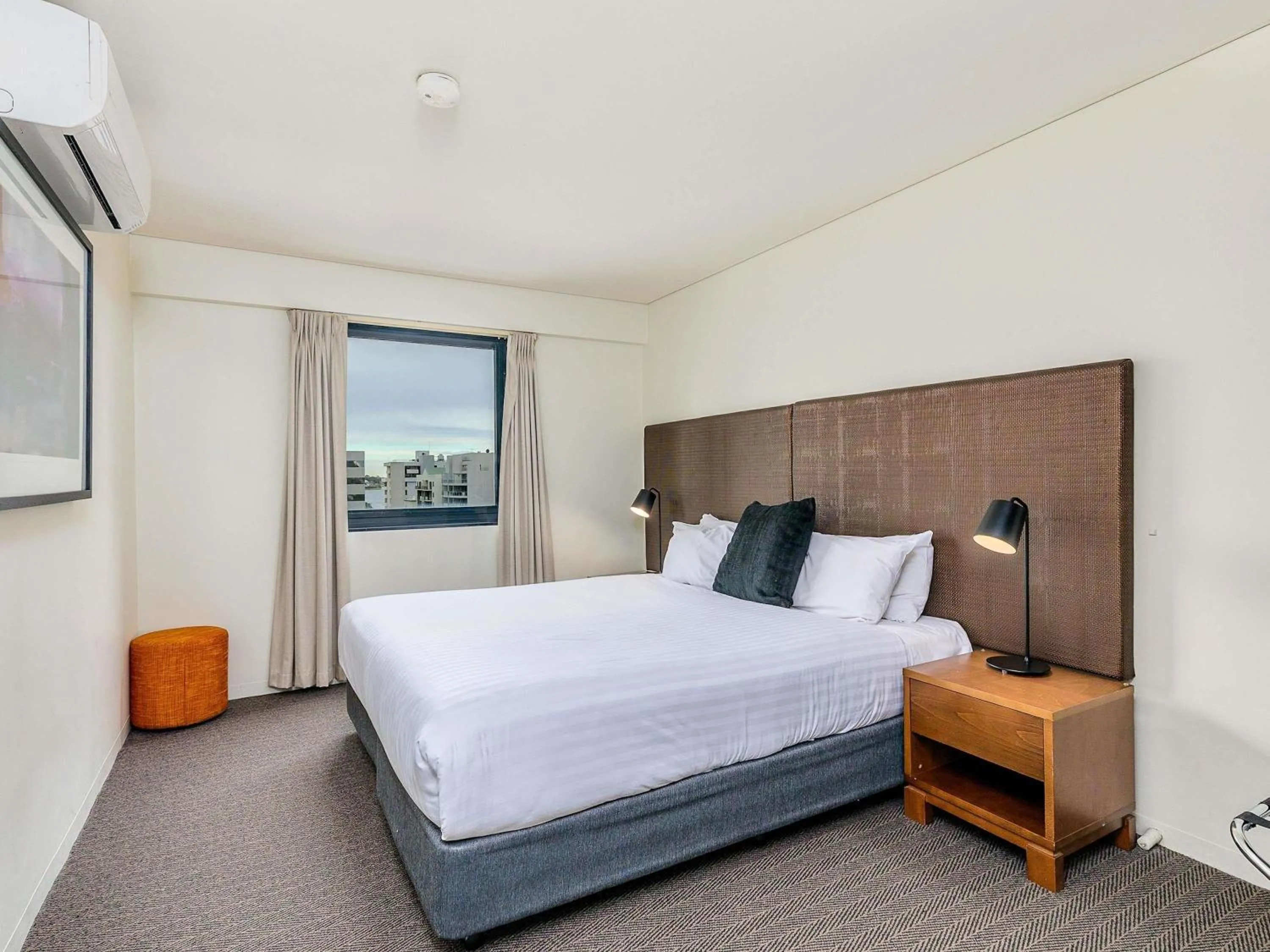 Bedroom, Bed in Mantra on Hay Perth