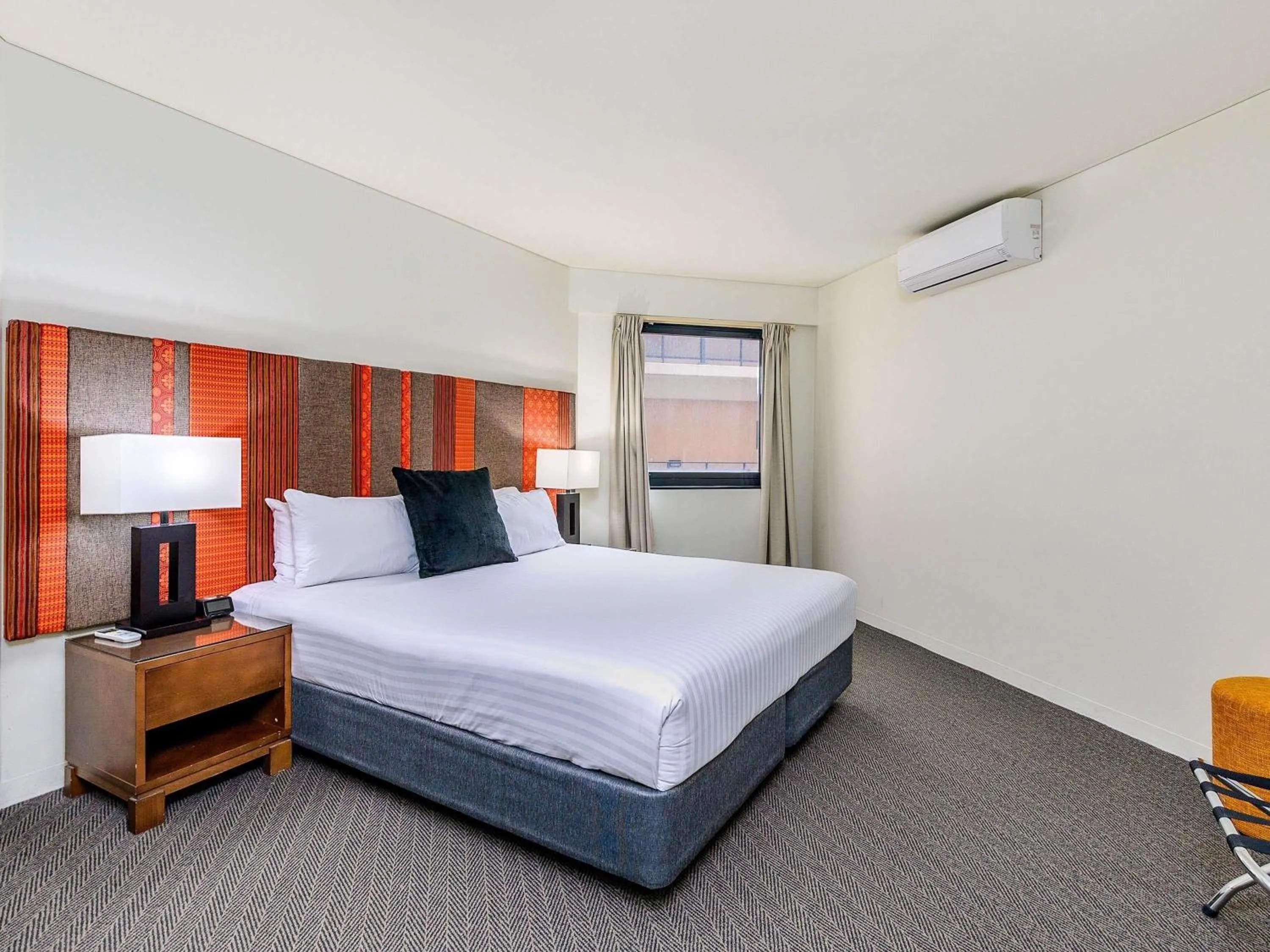 Bedroom, Bed in Mantra on Hay Perth