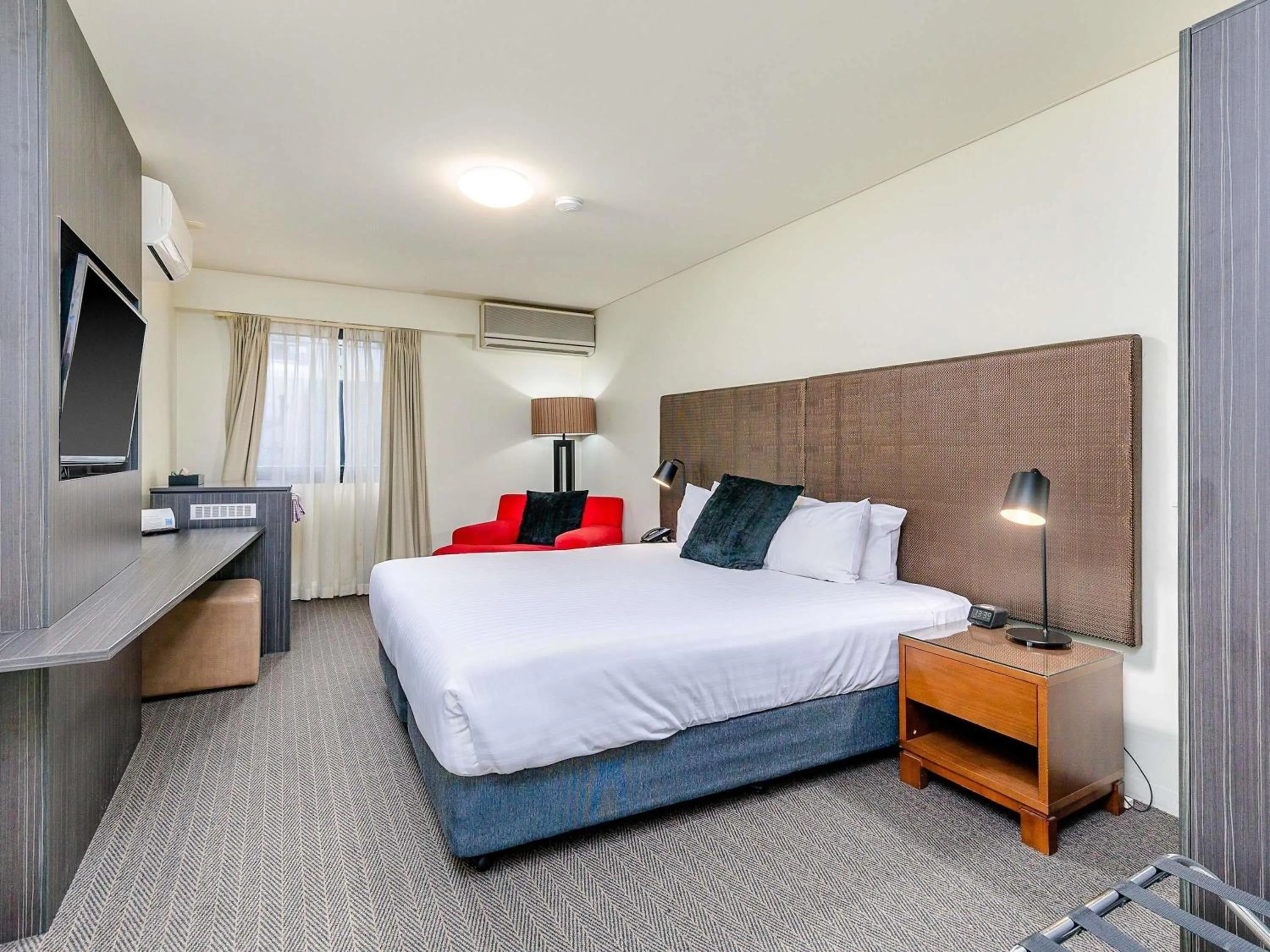 Bedroom, Bed in Mantra on Hay Perth