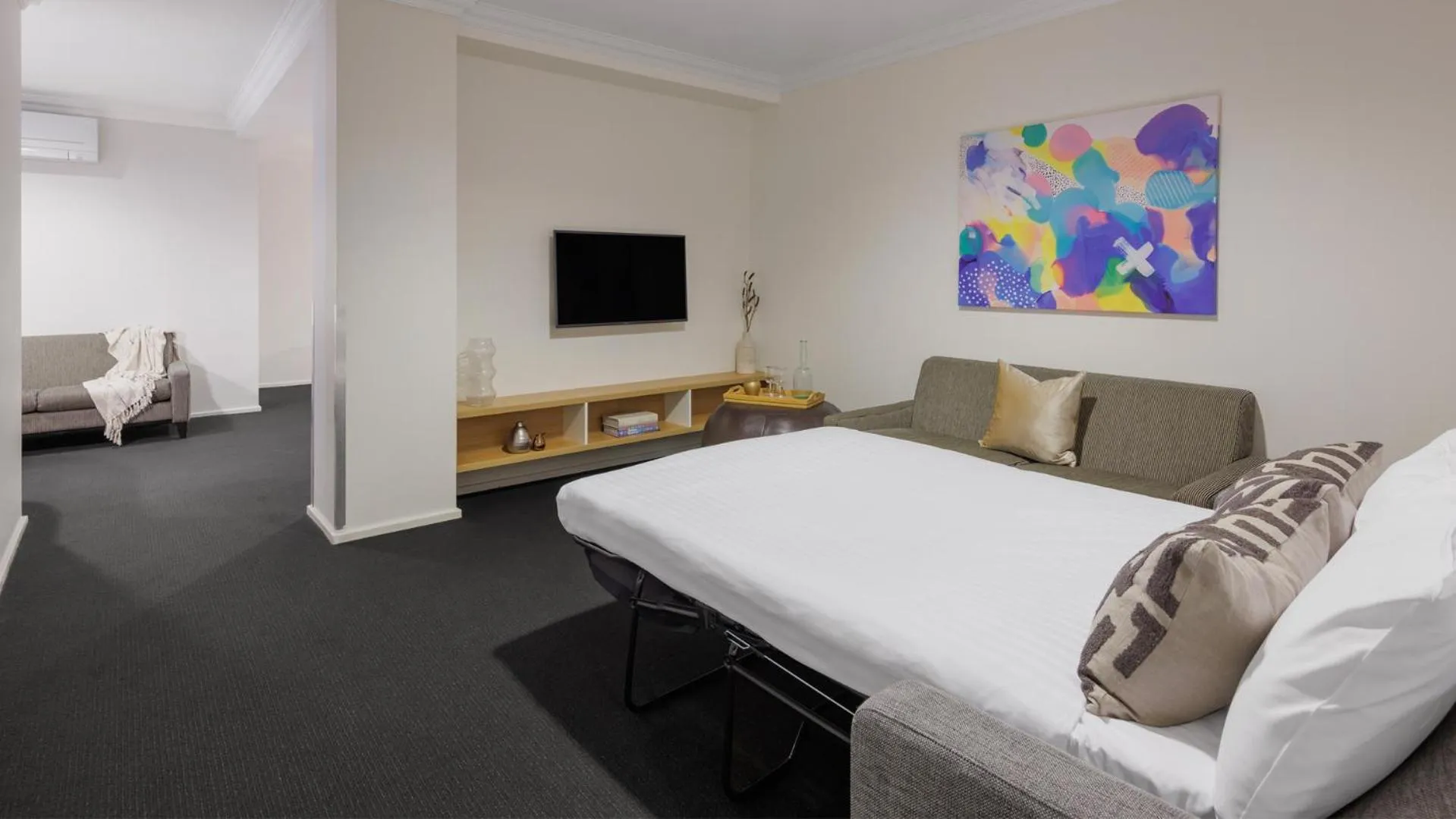 Bed in Oaks Perth Hotel